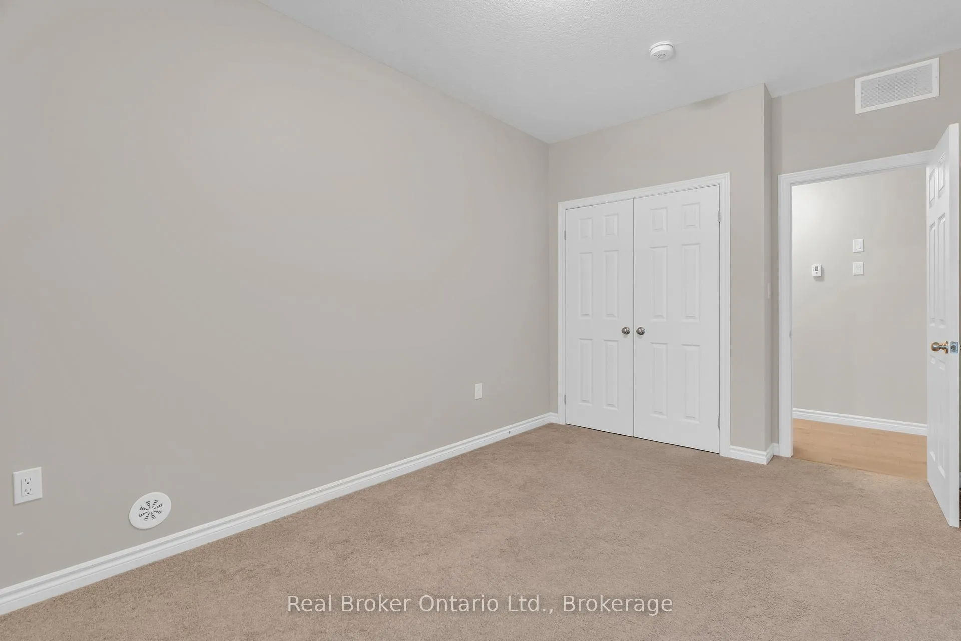 Photo 31 of Unit 5, 107 Westra Drive, Guelph, Willow West/Sugarbush/West Acres — HOMEH