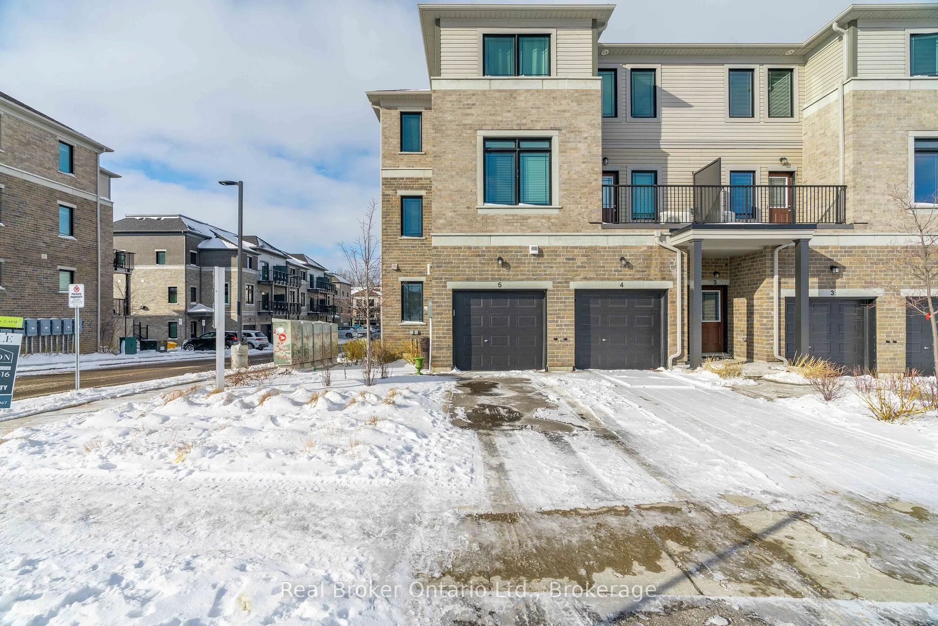 Photo 7 of Unit 5, 107 Westra Drive, Guelph, Willow West/Sugarbush/West Acres — HOMEH