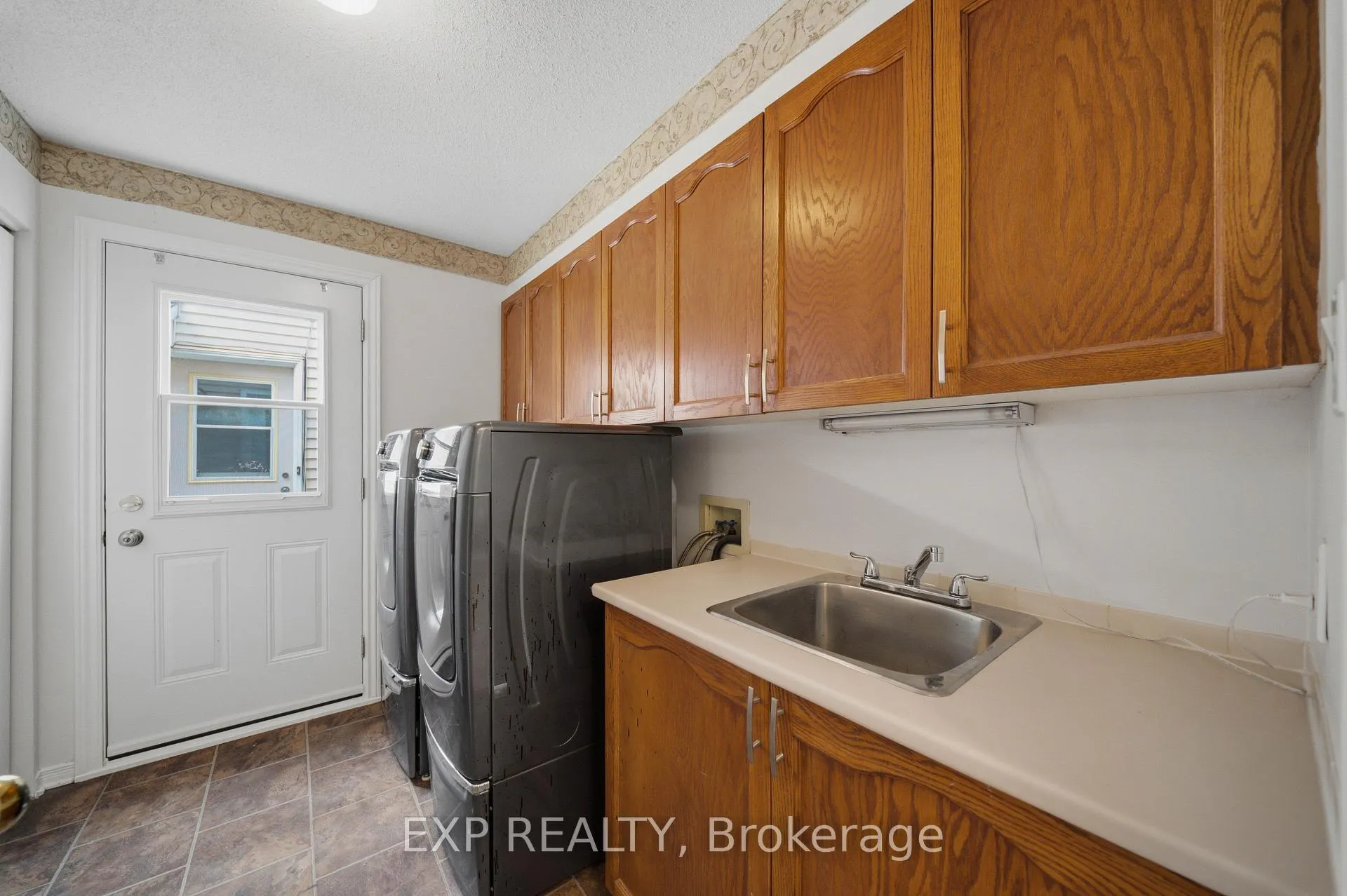 Photo 8 of 2023 Rolling Brook Drive, Ottawa, Chapel Hill South - Orleans Village — HOMEH