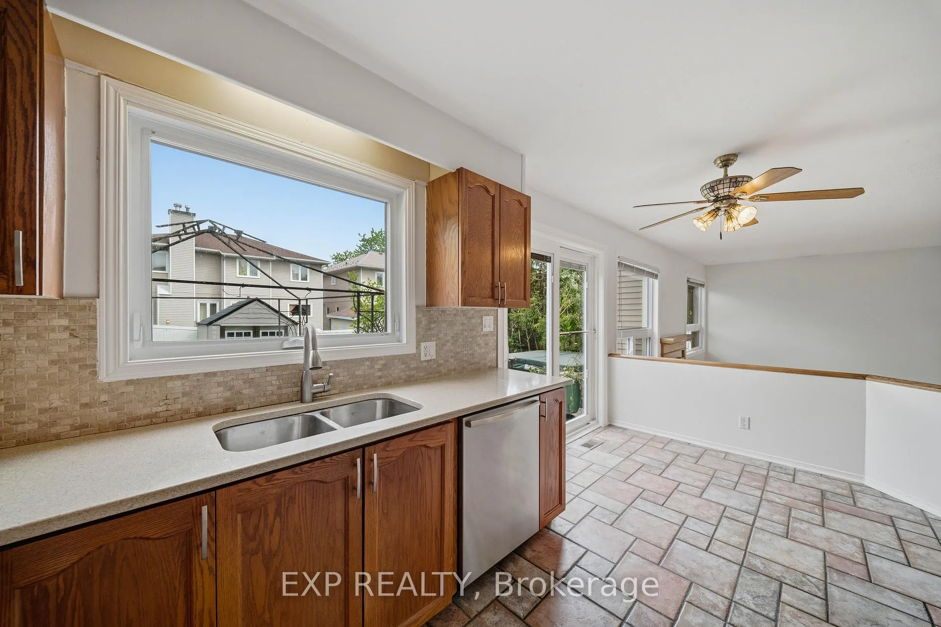 Photo 13 of 2023 Rolling Brook Drive, Ottawa, Chapel Hill South - Orleans Village — HOMEH