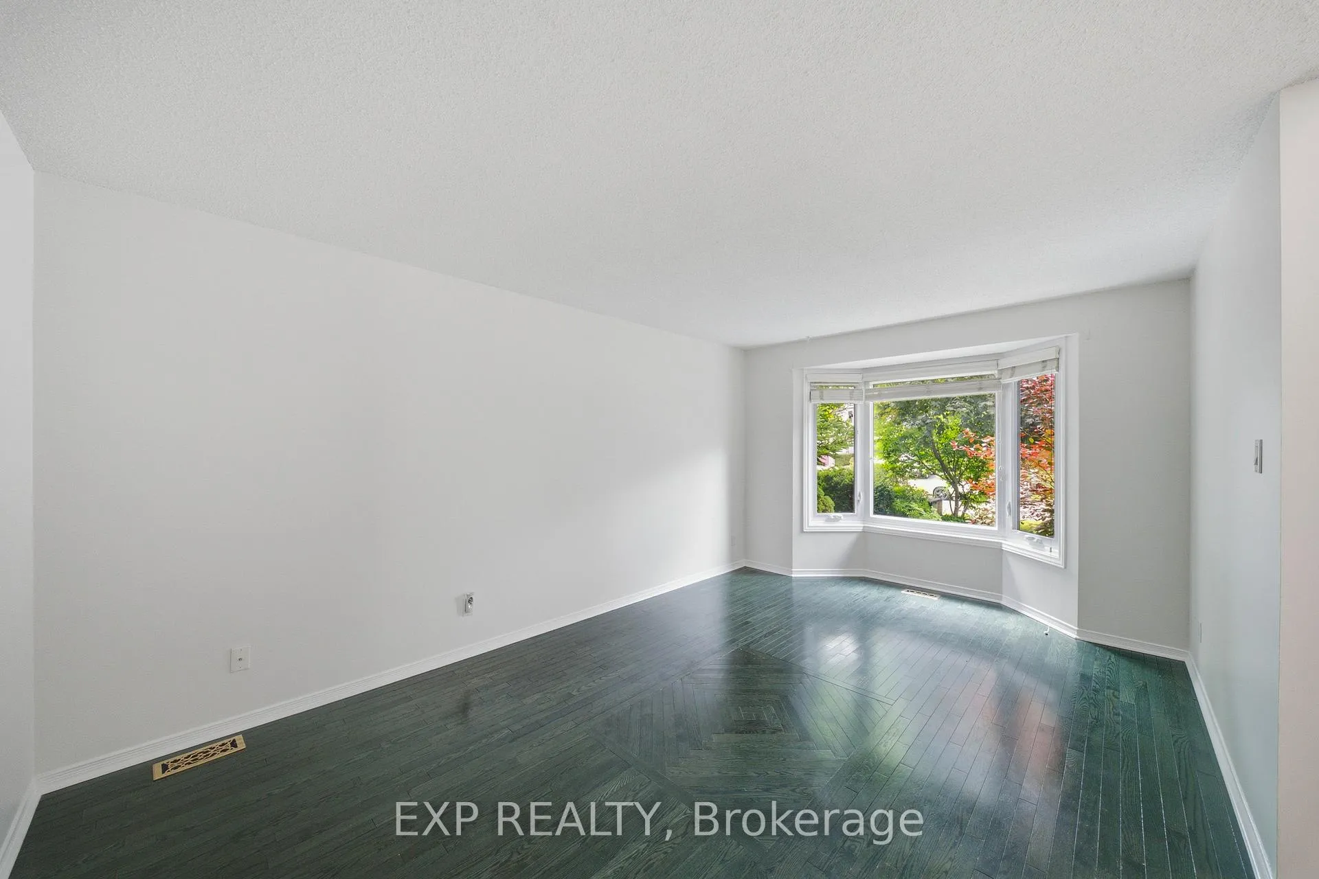 Photo 18 of 2023 Rolling Brook Drive, Ottawa, Chapel Hill South - Orleans Village — HOMEH