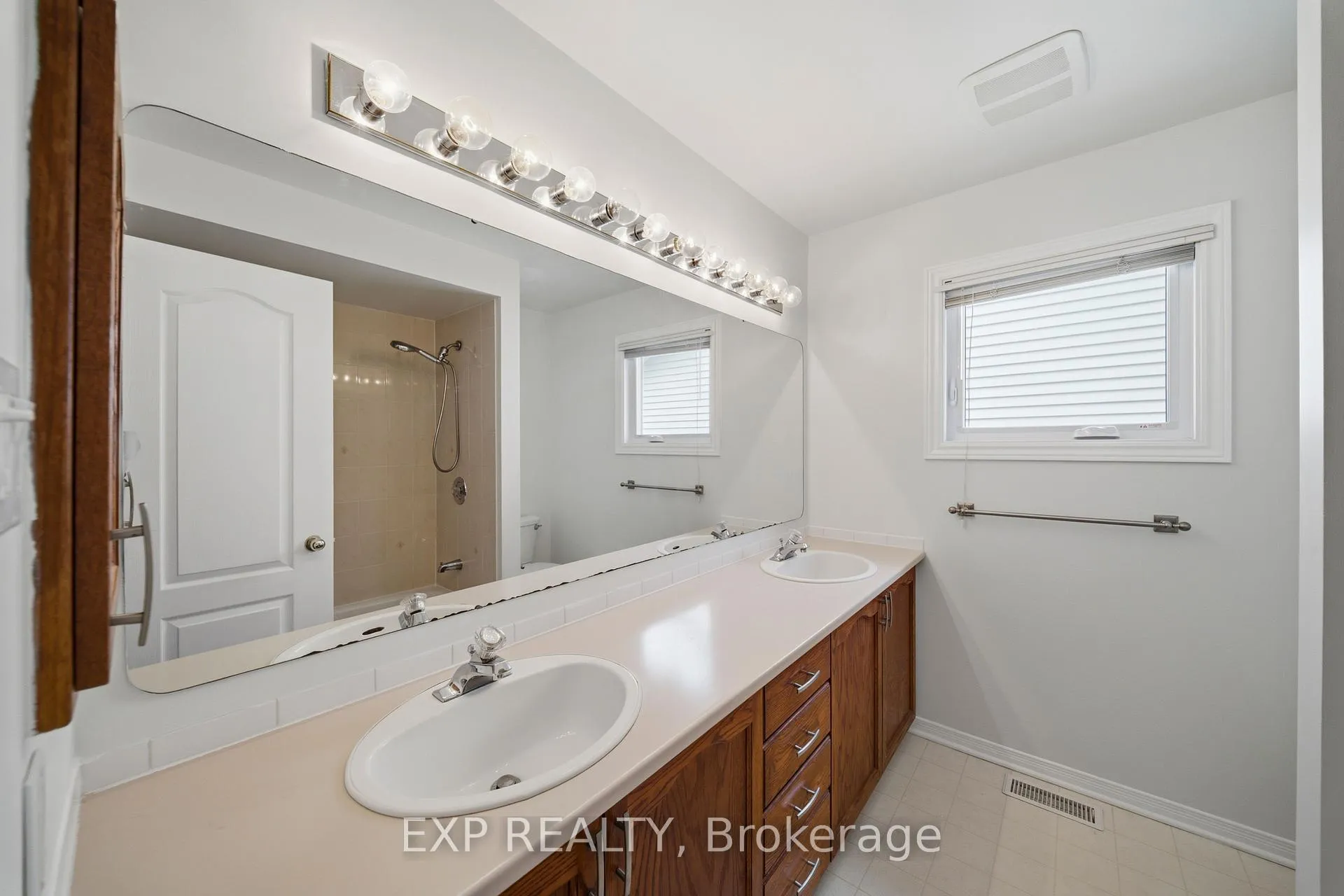 Photo 22 of 2023 Rolling Brook Drive, Ottawa, Chapel Hill South - Orleans Village — HOMEH
