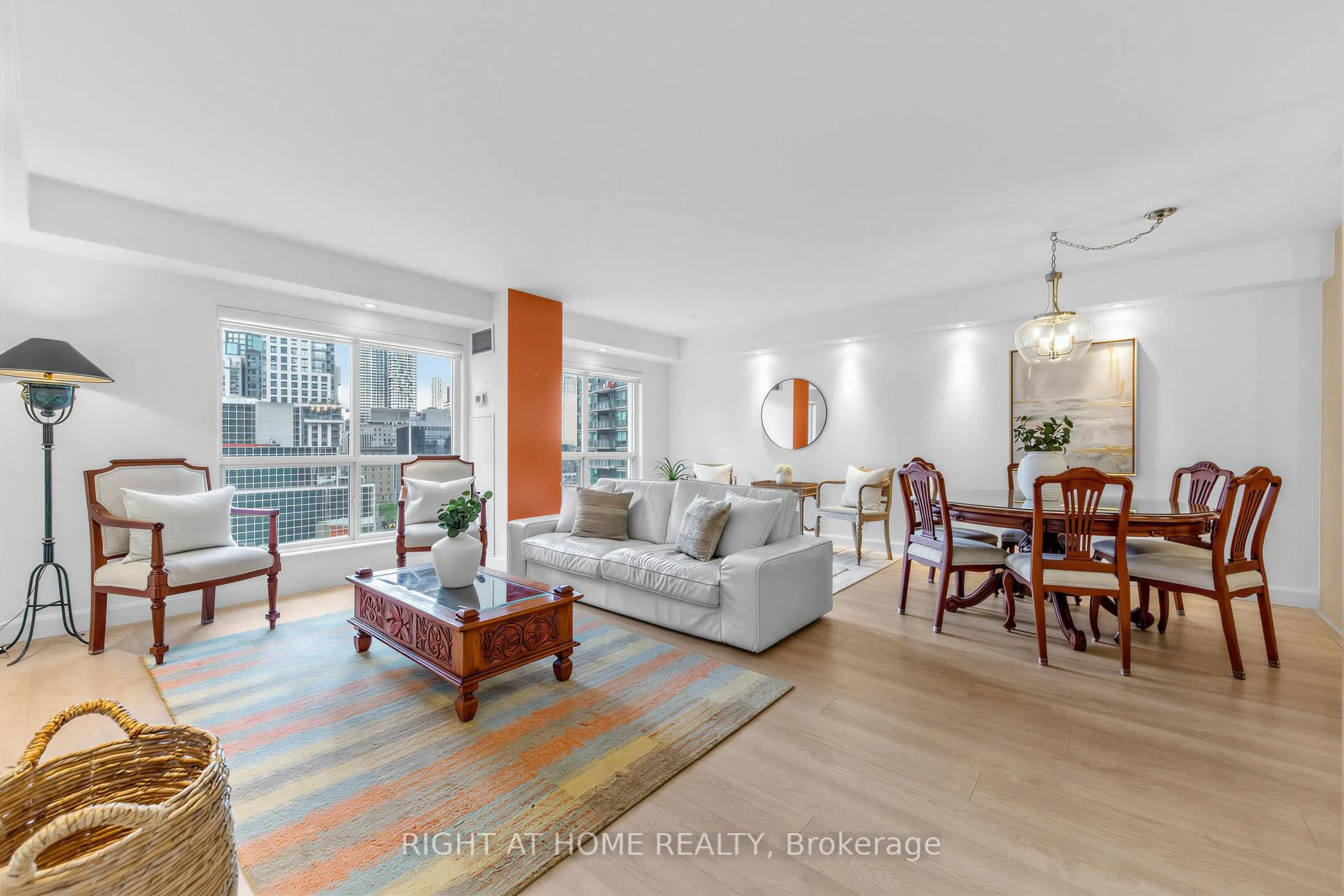 Photo 5 of Unit 1505, 25 The Espalanade, Toronto, Waterfront Communities — HOMEH