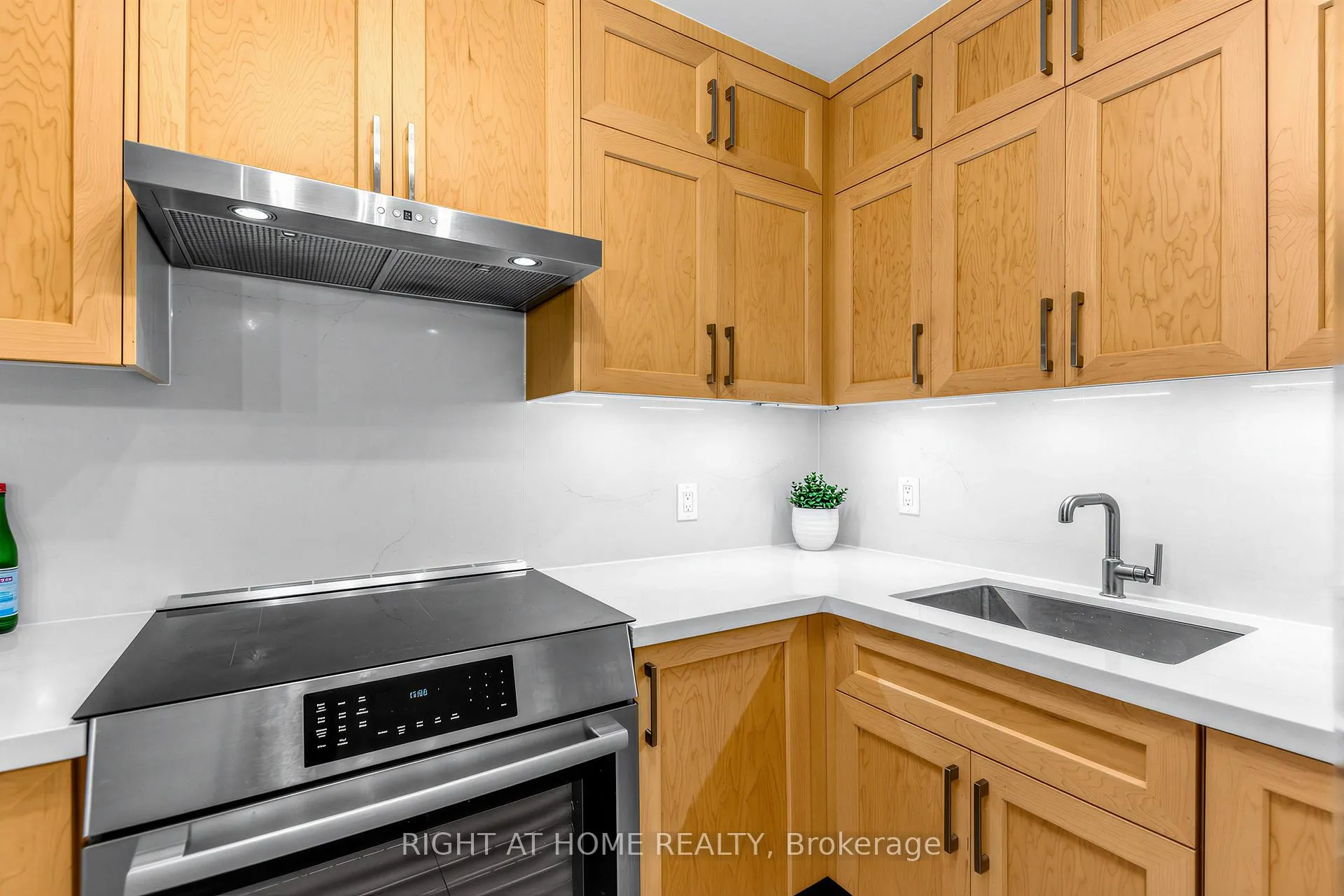 Photo 14 of Unit 1505, 25 The Espalanade, Toronto, Waterfront Communities — HOMEH