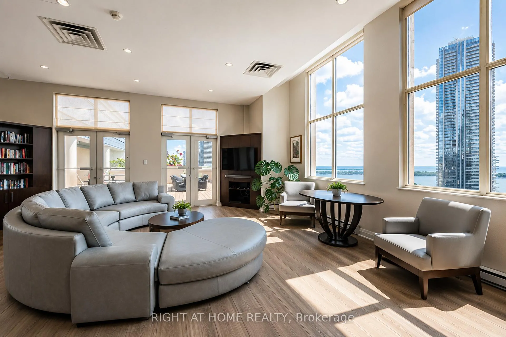 Photo 36 of Unit 1505, 25 The Espalanade, Toronto, Waterfront Communities — HOMEH