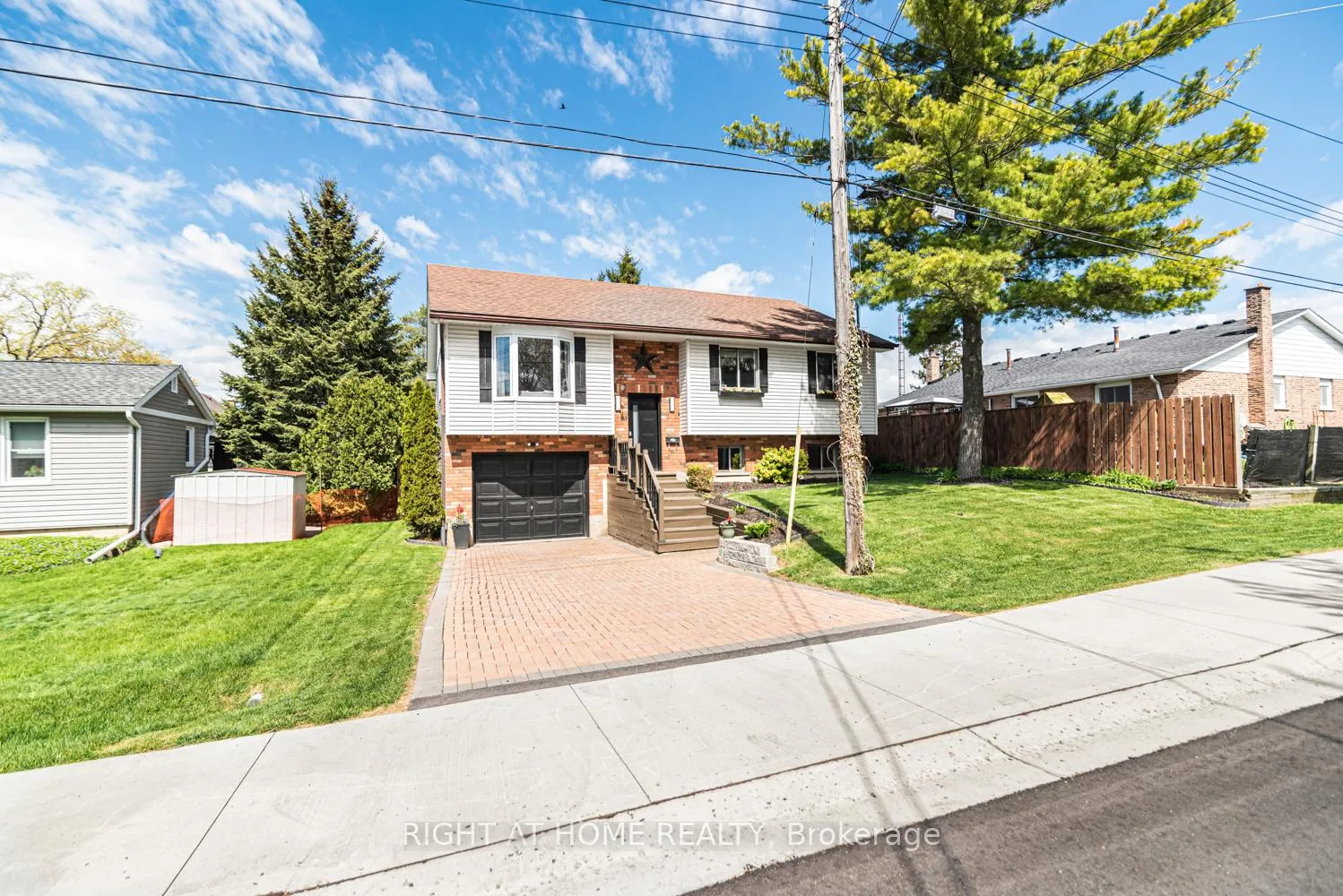 Photo 2 of 85 Aberdeen Street, Haldimand — HOMEH