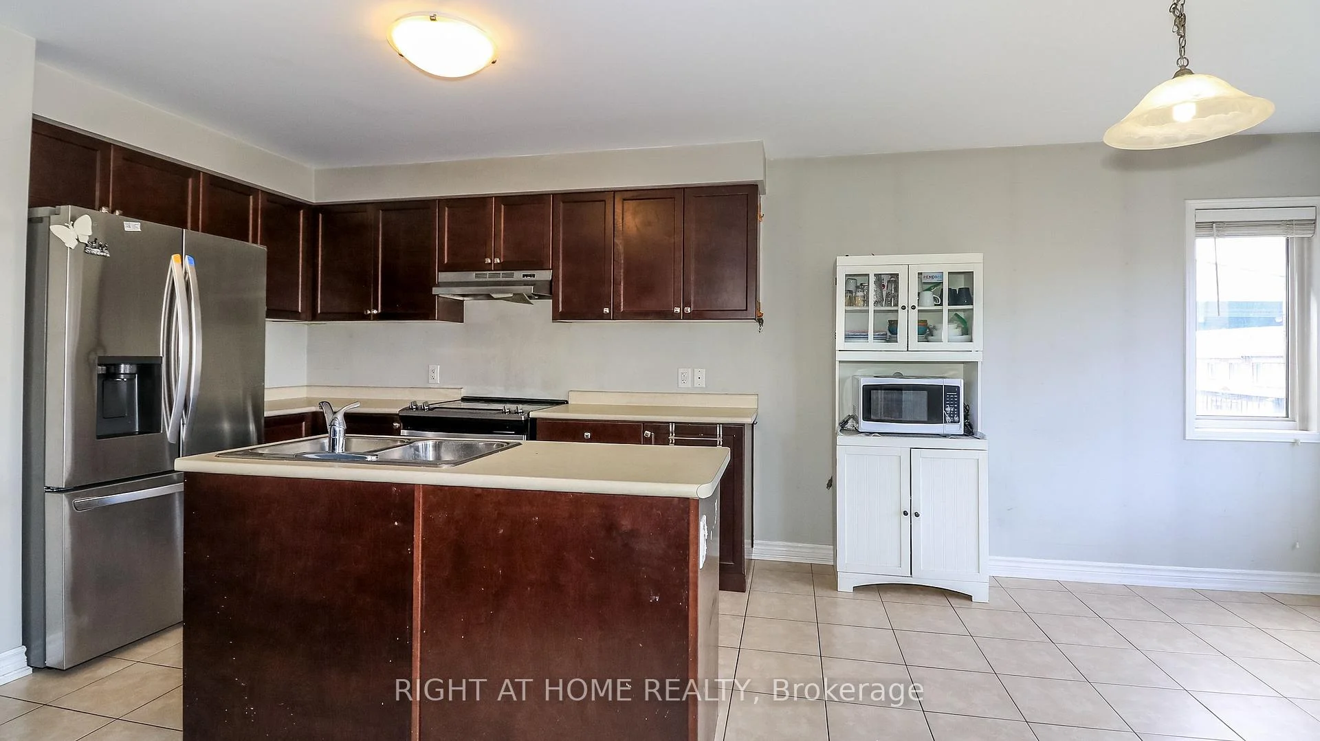 Photo 17 of 8 Cherry Lane, New Tecumseth, Alliston — HOMEH