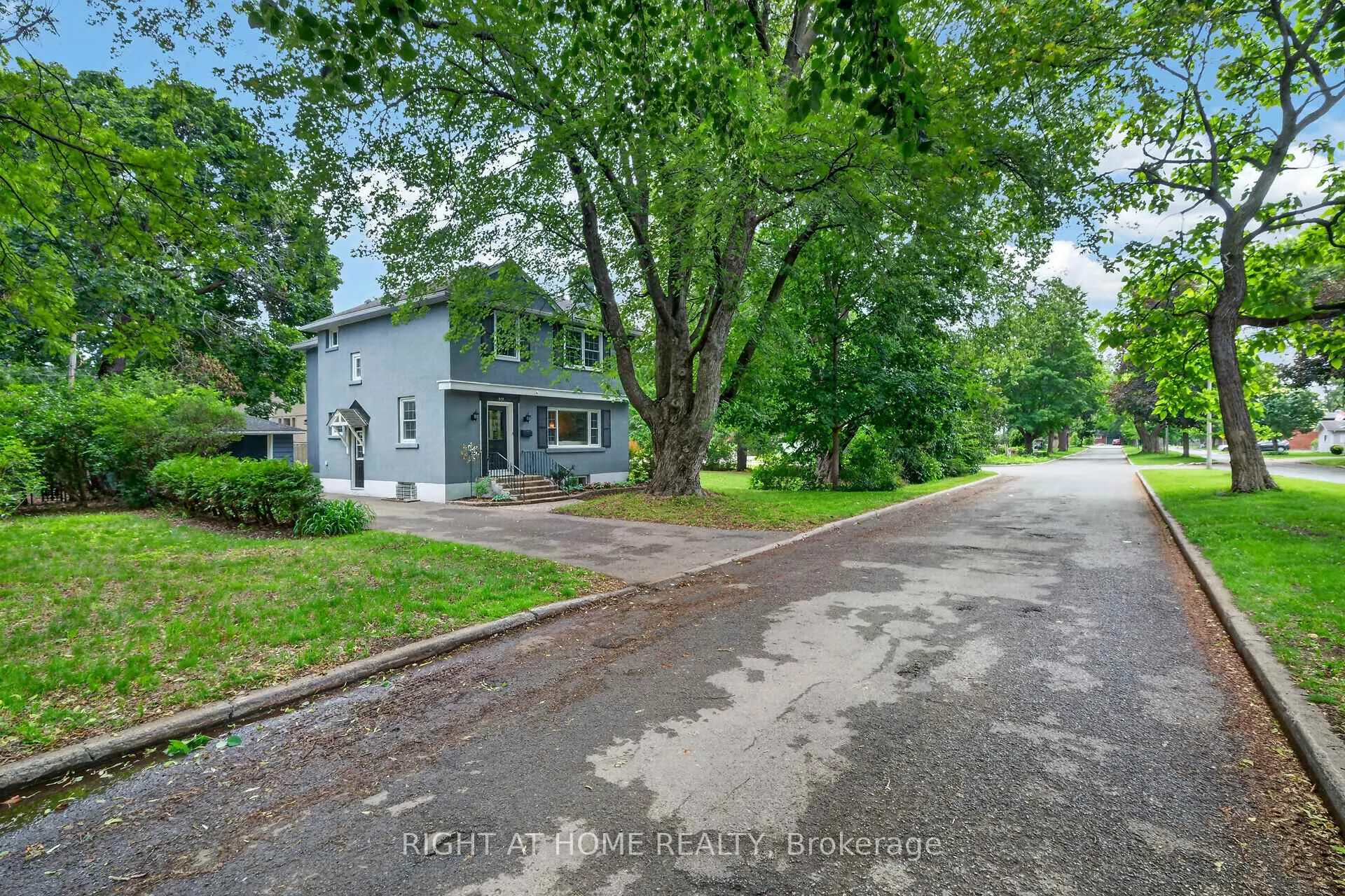 Photo 1 of 949 Kingsmere Avenue, Ottawa, McKellar Heights/Glabar Park — HOMEH