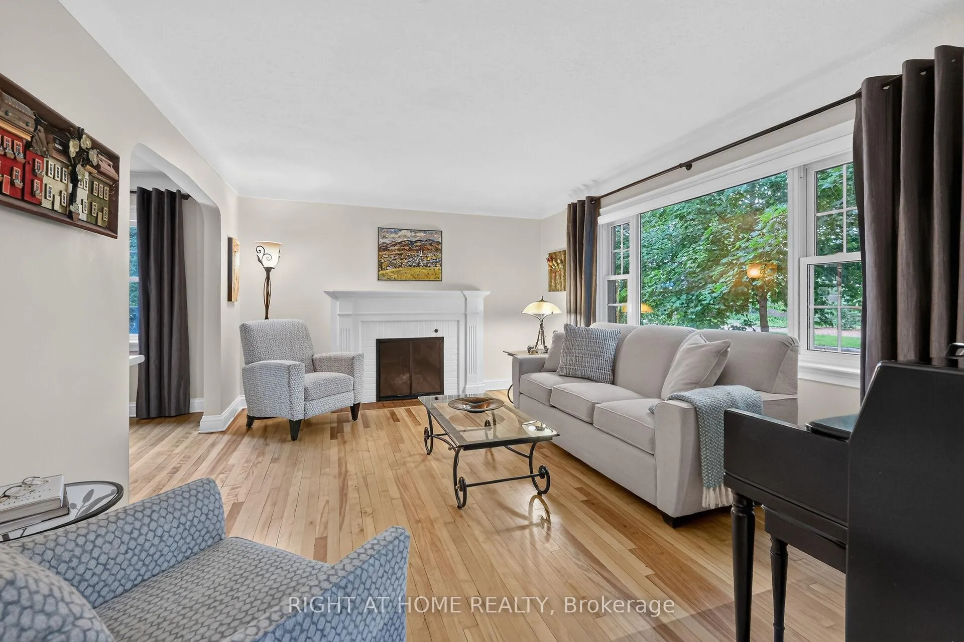 Photo 5 of 949 Kingsmere Avenue, Ottawa, McKellar Heights/Glabar Park — HOMEH
