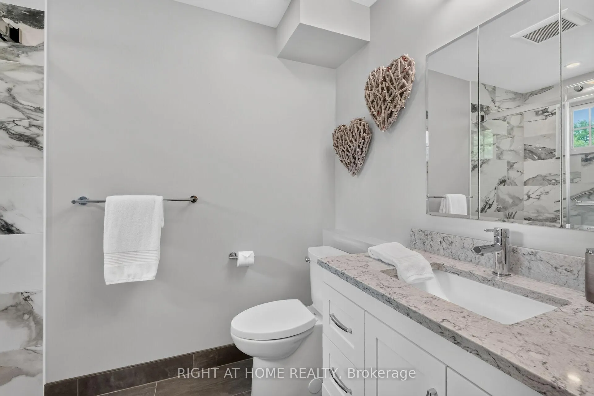 Photo 25 of 949 Kingsmere Avenue, Ottawa, McKellar Heights/Glabar Park — HOMEH