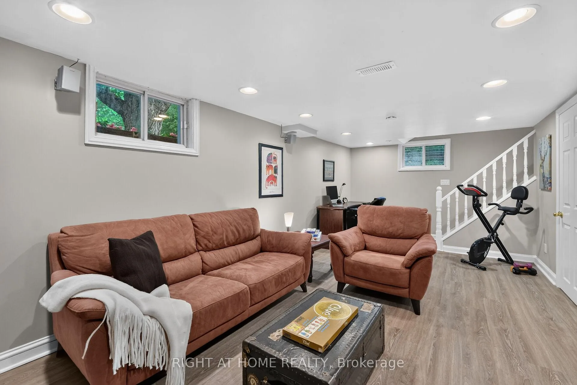 Photo 34 of 949 Kingsmere Avenue, Ottawa, McKellar Heights/Glabar Park — HOMEH