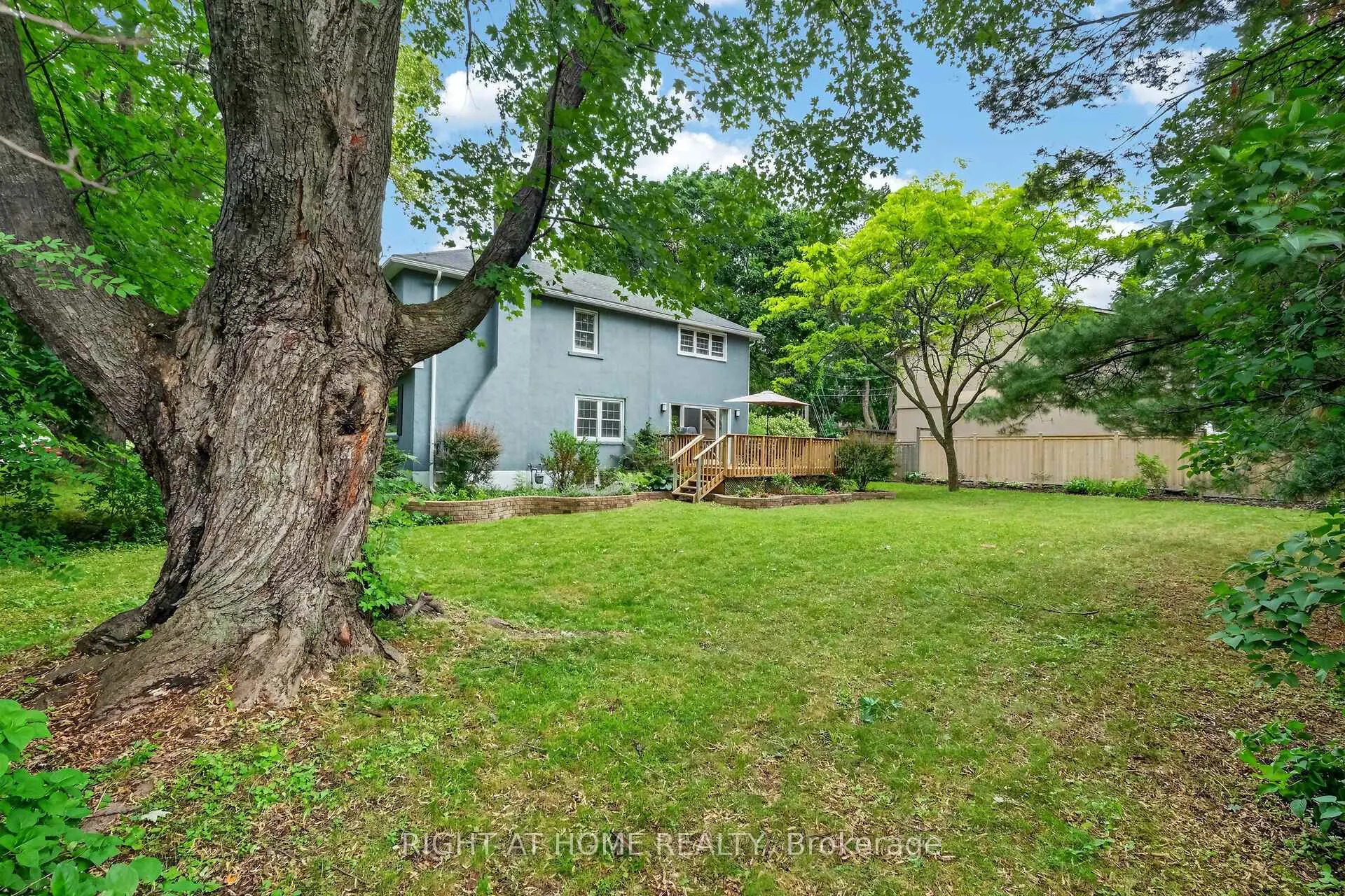 Photo 35 of 949 Kingsmere Avenue, Ottawa, McKellar Heights/Glabar Park — HOMEH