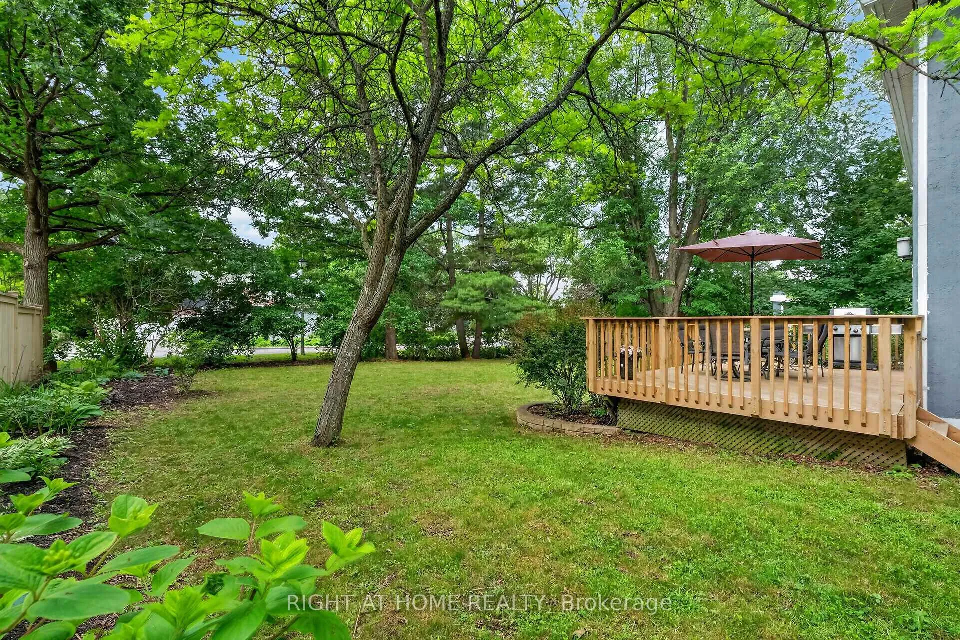 Photo 38 of 949 Kingsmere Avenue, Ottawa, McKellar Heights/Glabar Park — HOMEH