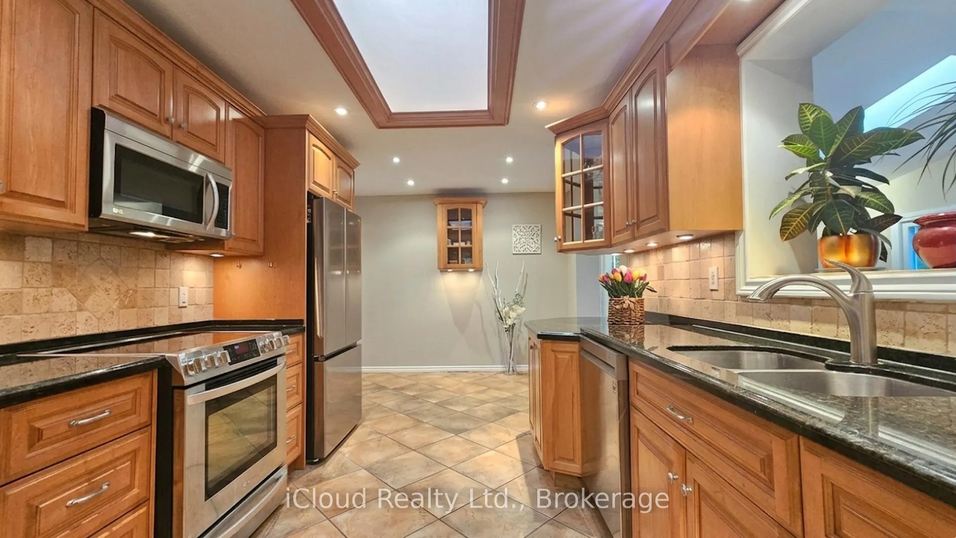 Photo 7 of 1066 Marley Crescent, Burlington, LaSalle — HOMEH