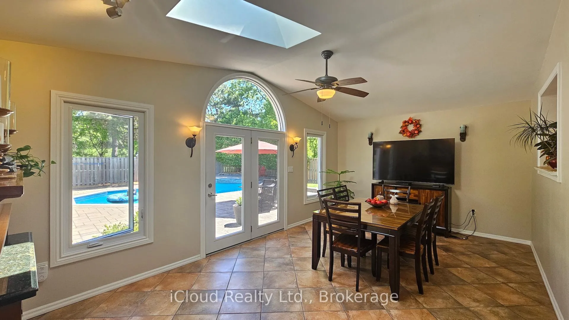 Photo 9 of 1066 Marley Crescent, Burlington, LaSalle — HOMEH