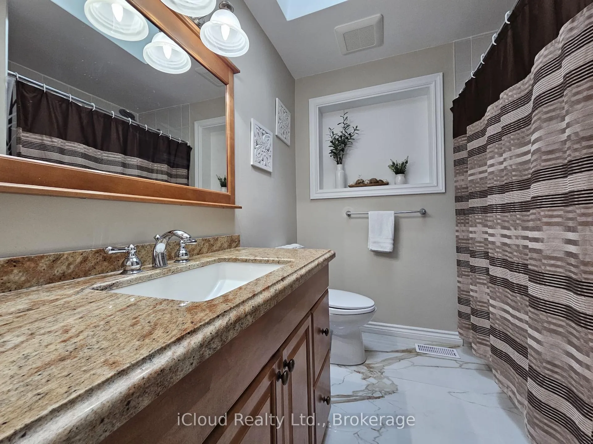 Photo 17 of 1066 Marley Crescent, Burlington, LaSalle — HOMEH