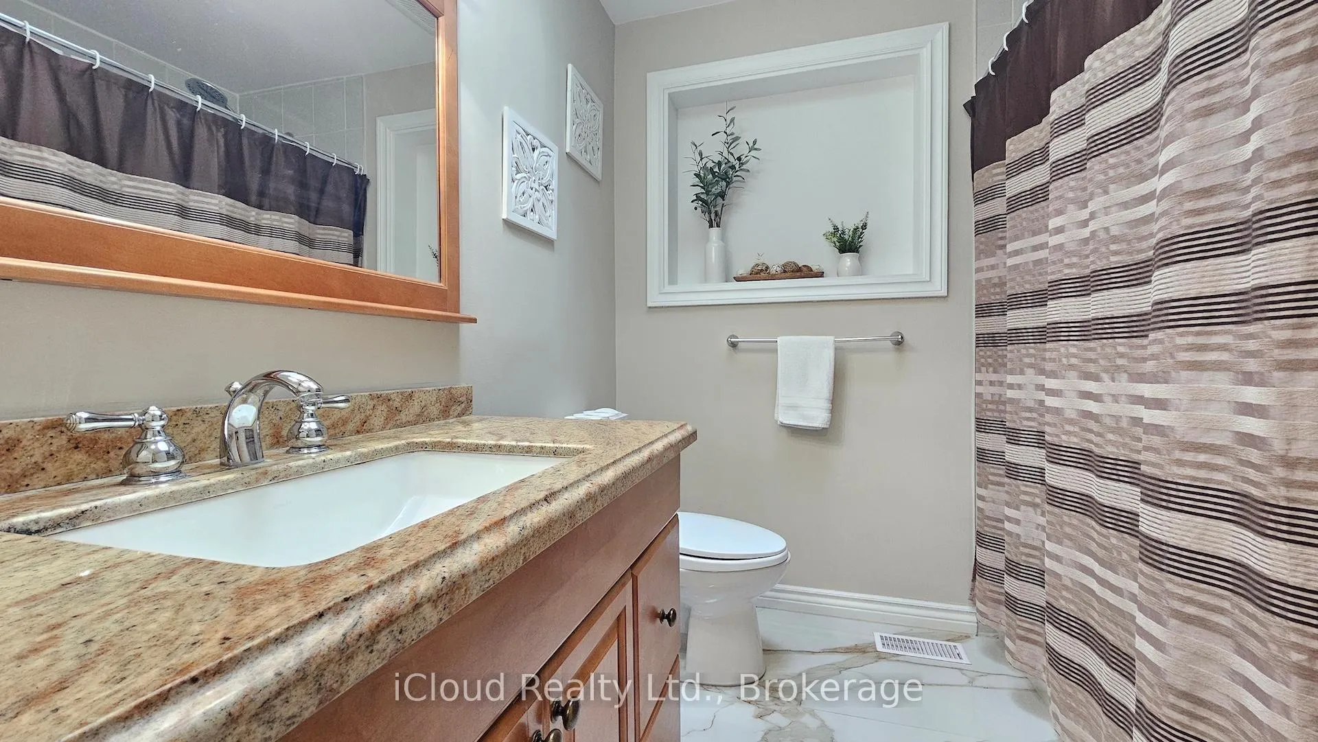 Photo 18 of 1066 Marley Crescent, Burlington, LaSalle — HOMEH