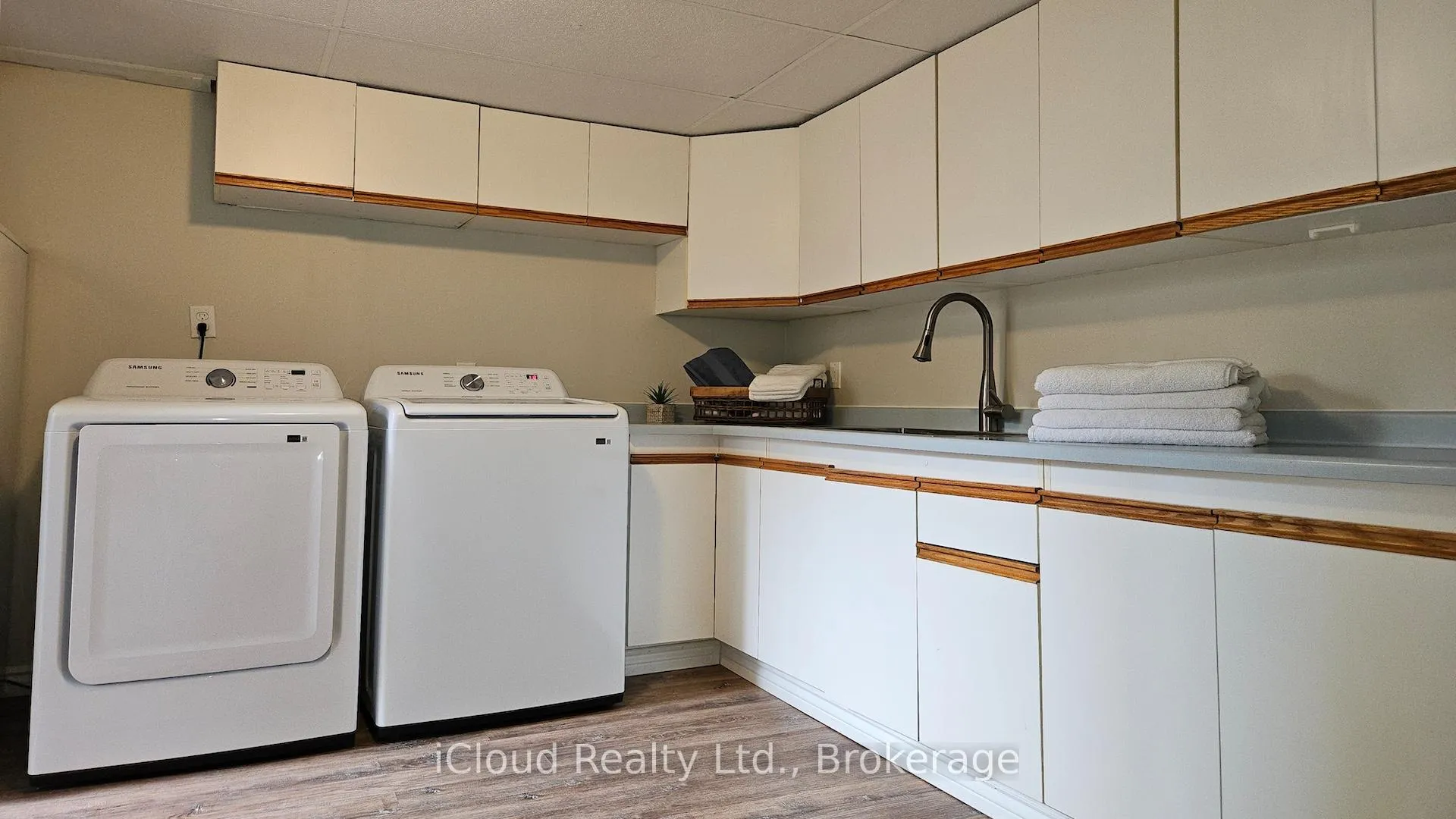 Photo 23 of 1066 Marley Crescent, Burlington, LaSalle — HOMEH