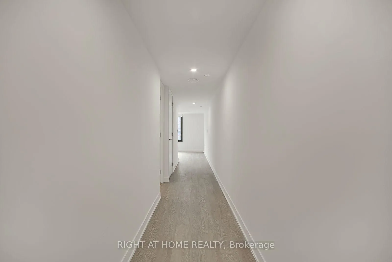 Photo 11 of Unit 301, 3 Strathgowan Avenue, Toronto, Lawrence Park South — HOMEH