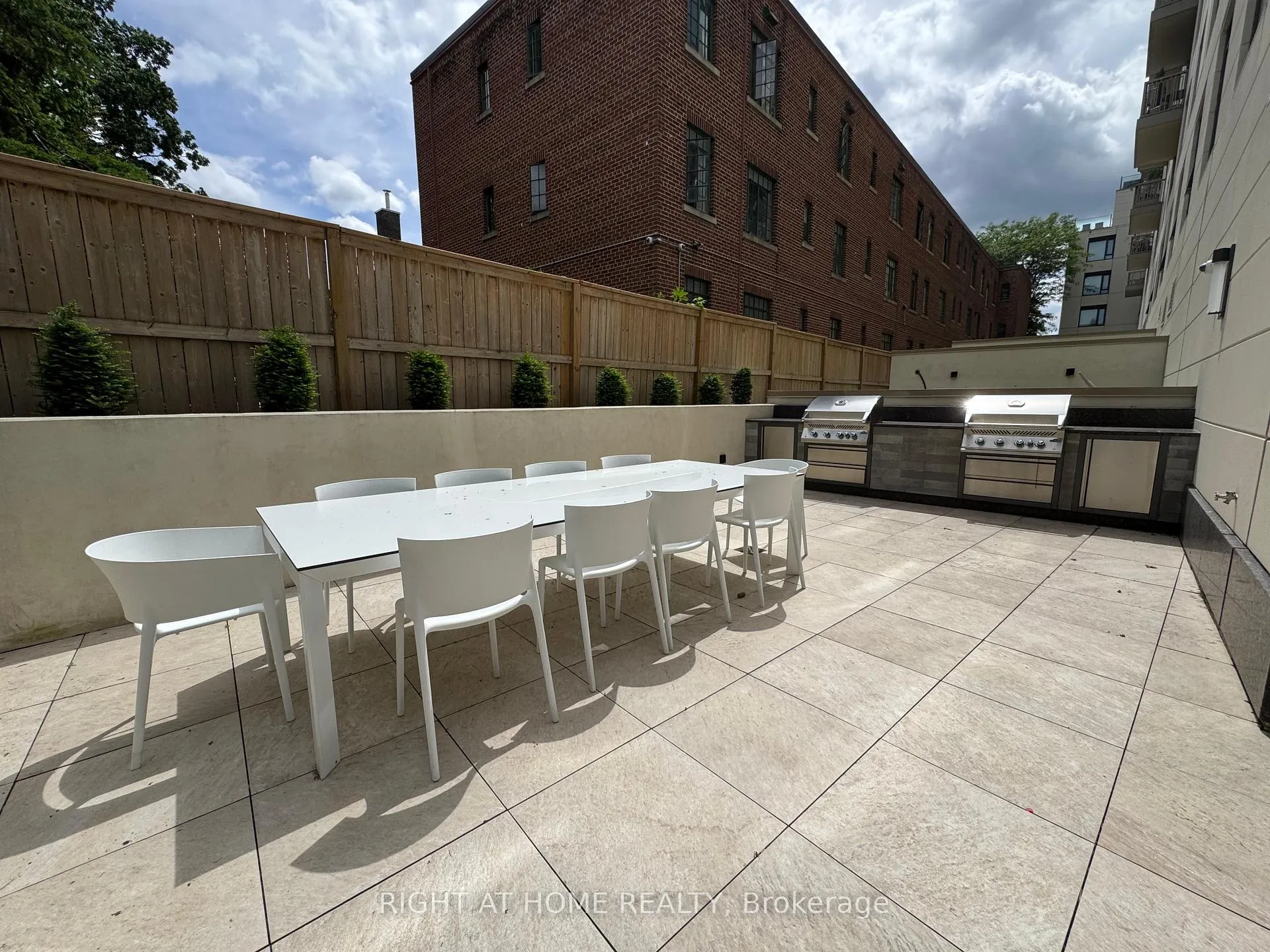 Photo 20 of Unit 301, 3 Strathgowan Avenue, Toronto, Lawrence Park South — HOMEH