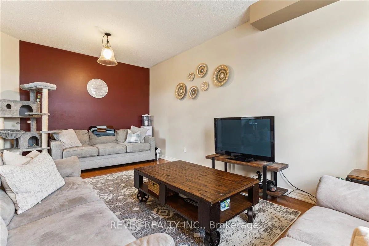 Photo 10 of 63 Westhampton Way, Hamilton, Winona Park — HOMEH