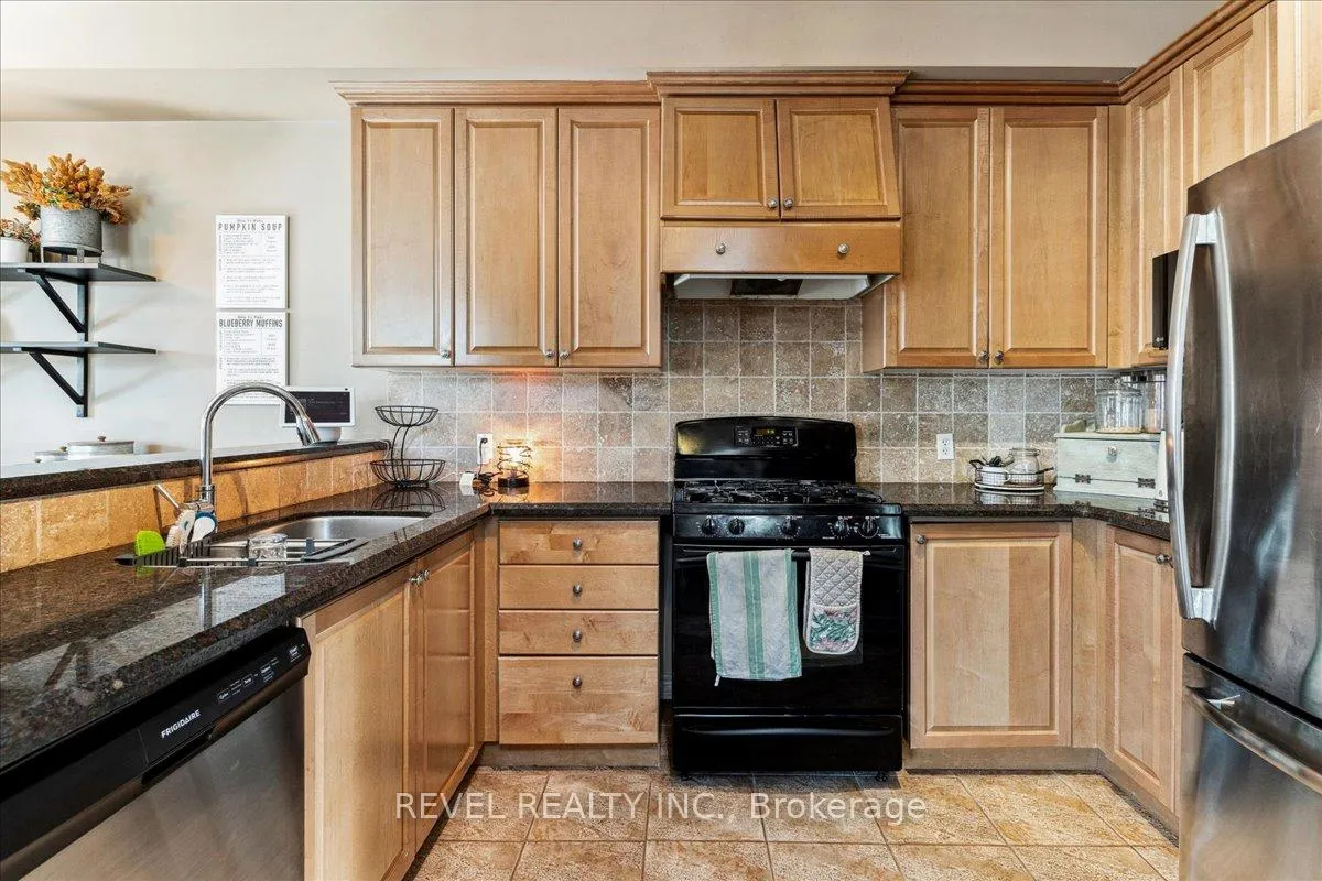 Photo 12 of 63 Westhampton Way, Hamilton, Winona Park — HOMEH