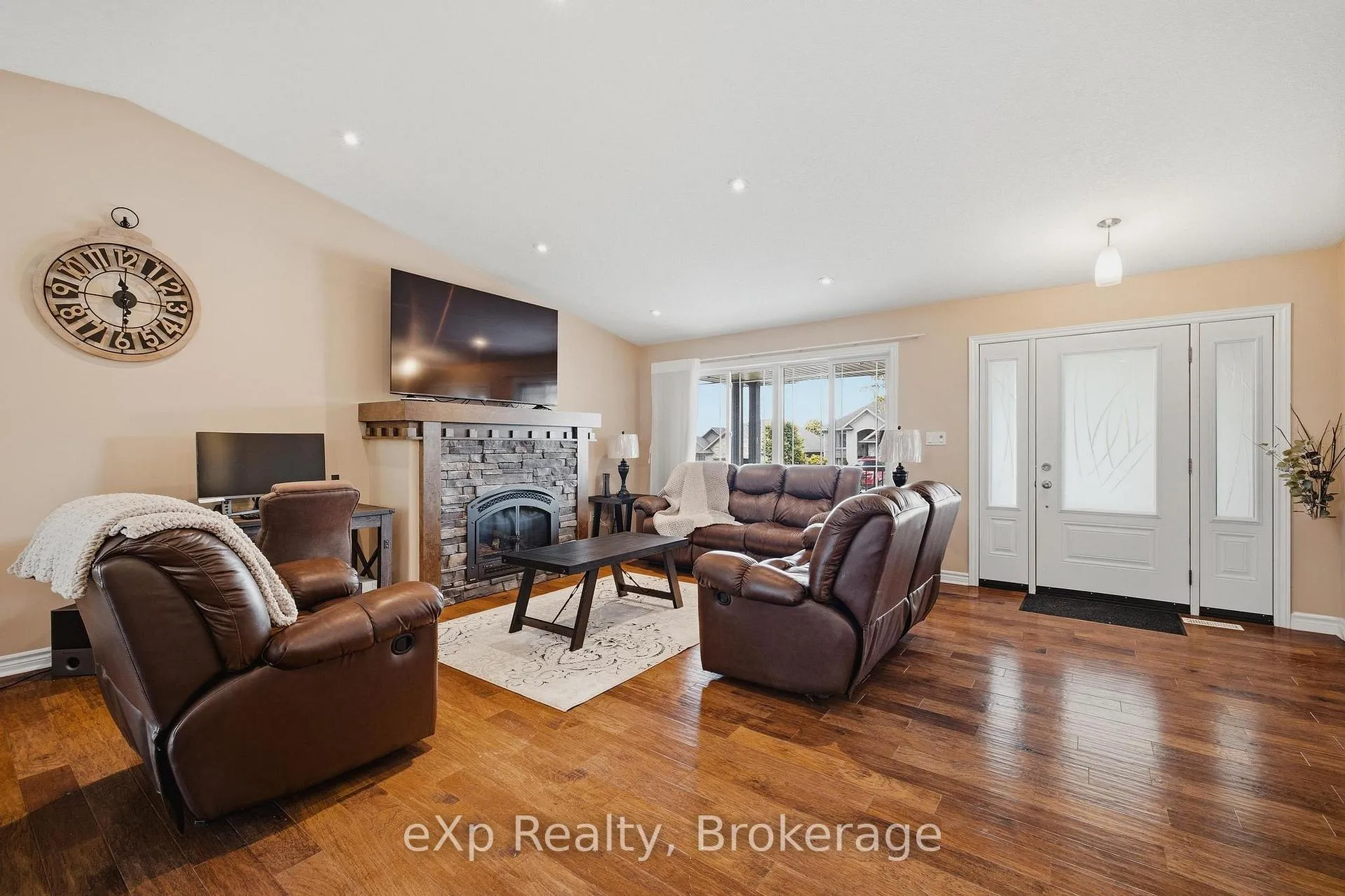 Photo 4 of 180 Ruby's Crescent, Wellington North, Mount Forest — HOMEH