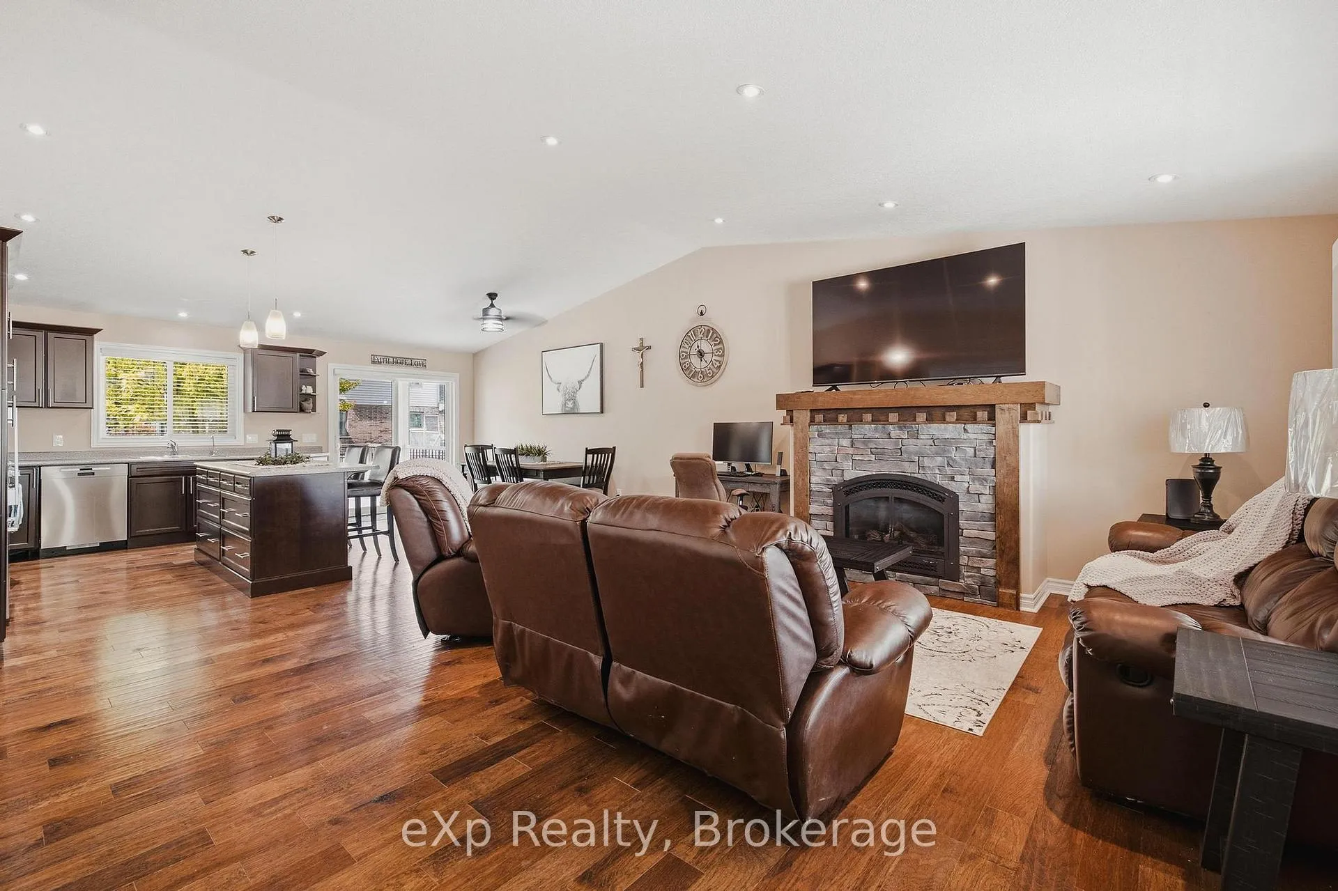 Photo 5 of 180 Ruby's Crescent, Wellington North, Mount Forest — HOMEH
