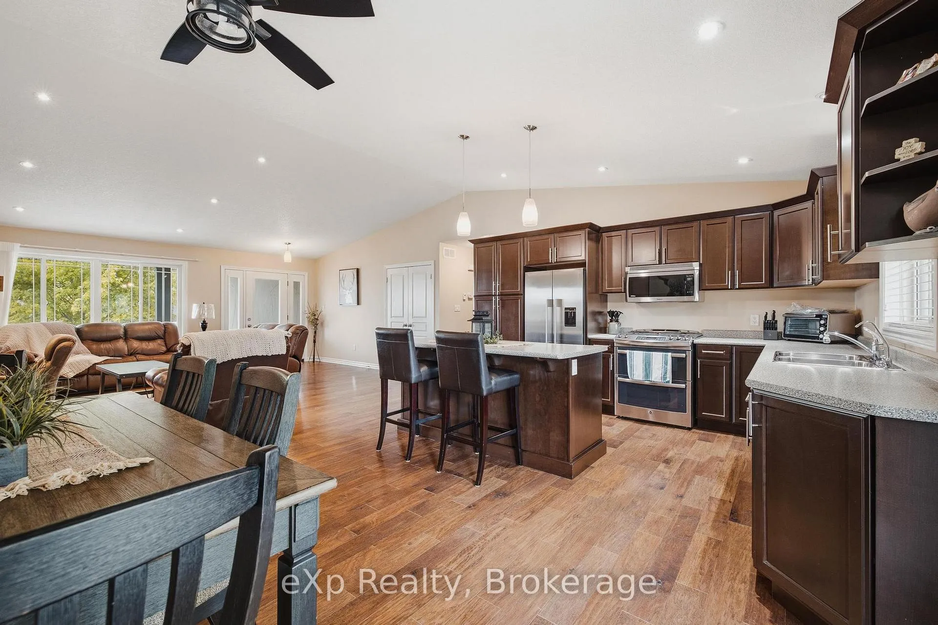 Photo 6 of 180 Ruby's Crescent, Wellington North, Mount Forest — HOMEH