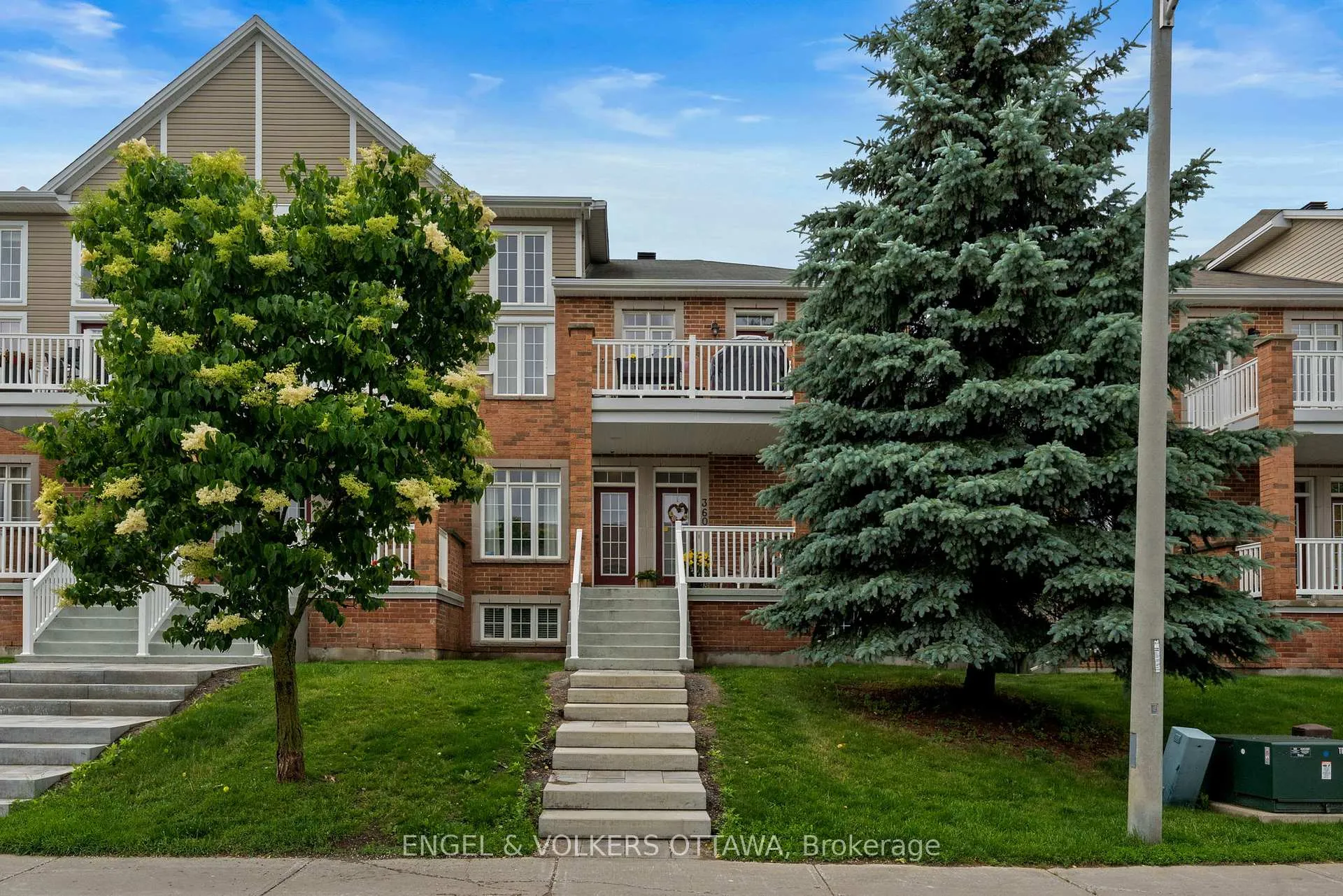 Photo 1 of 362 Royal Fern Way, Ottawa, Riverside South/Gloucester Glen — HOMEH