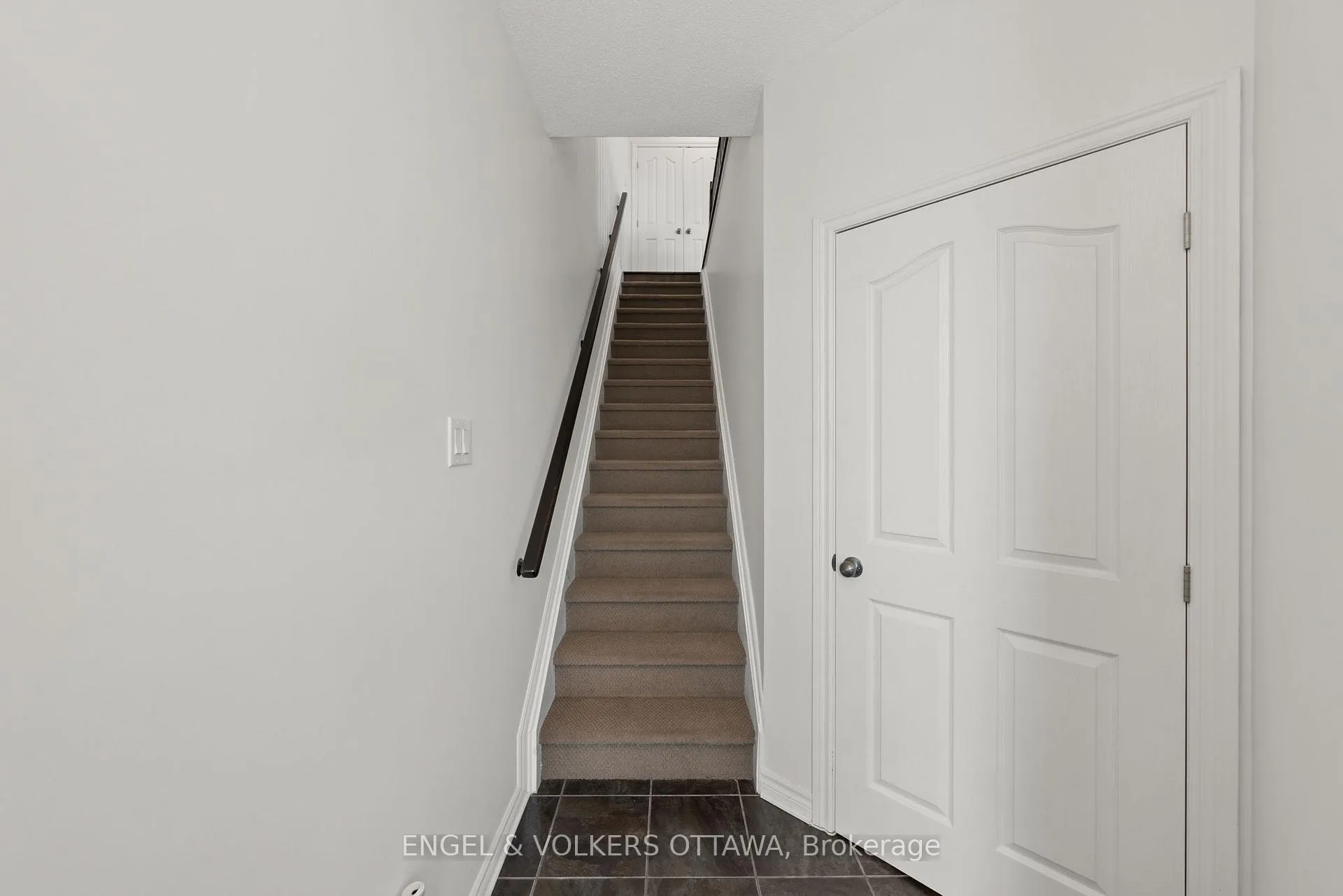 Photo 6 of 362 Royal Fern Way, Ottawa, Riverside South/Gloucester Glen — HOMEH