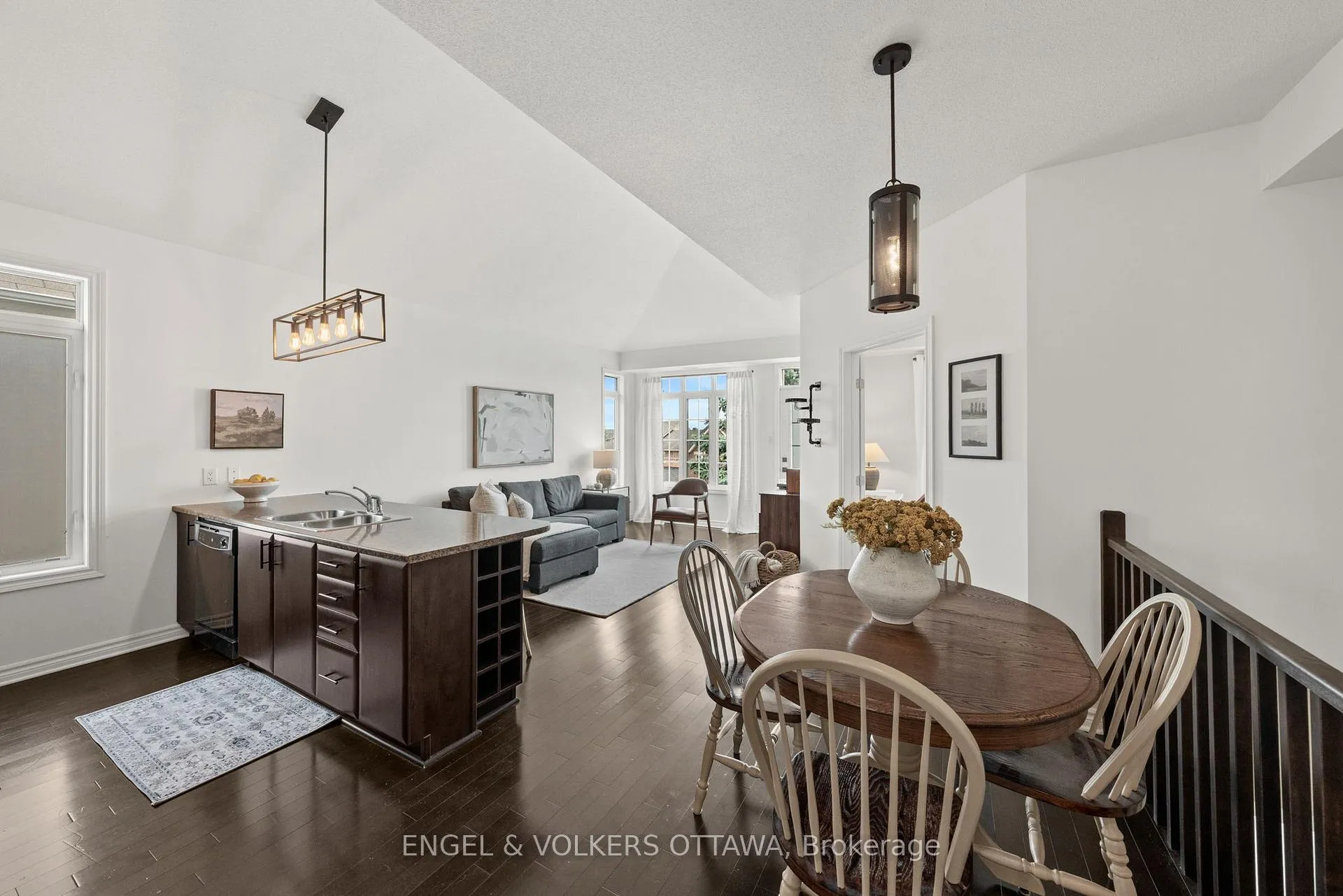 Photo 7 of 362 Royal Fern Way, Ottawa, Riverside South/Gloucester Glen — HOMEH