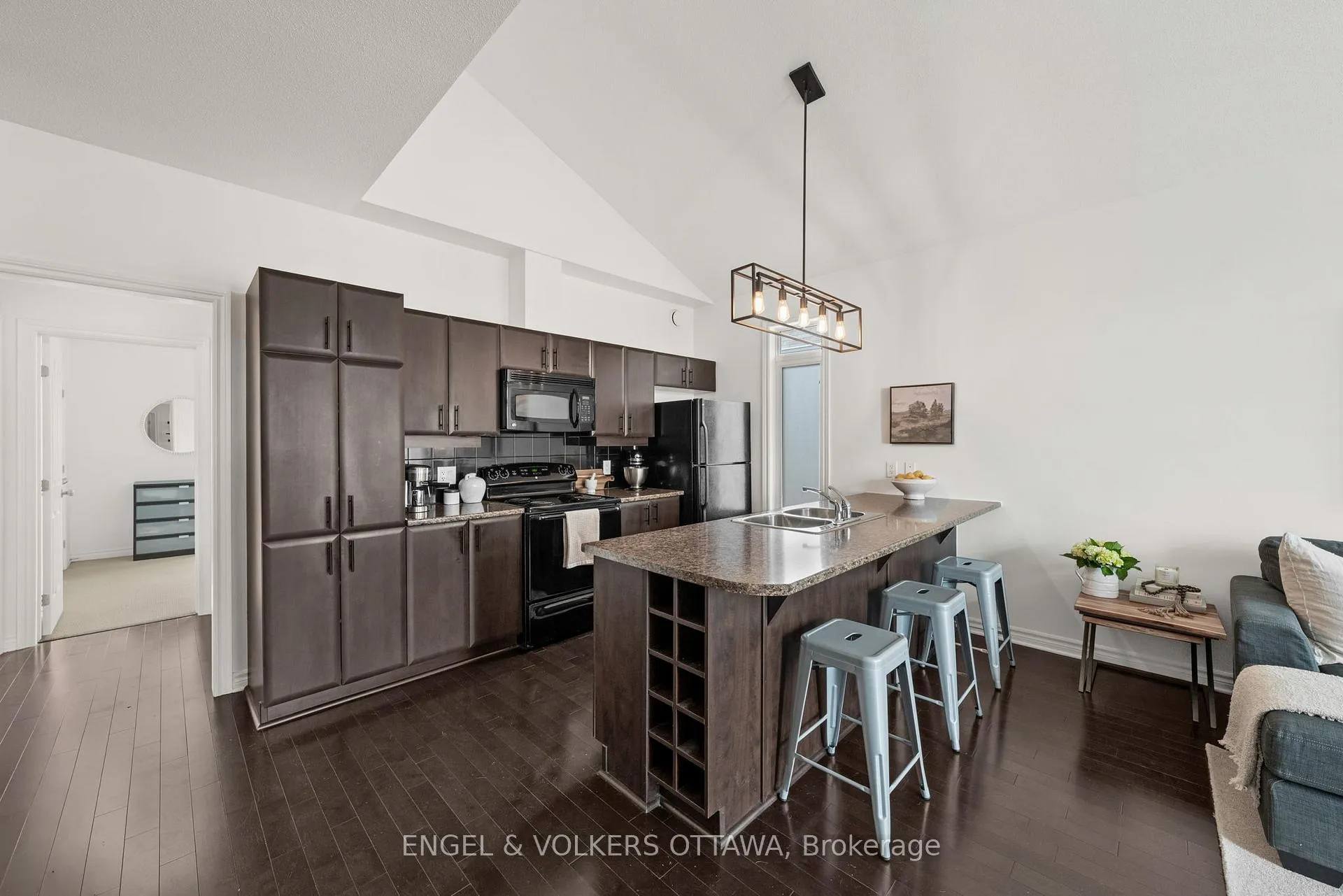 Photo 12 of 362 Royal Fern Way, Ottawa, Riverside South/Gloucester Glen — HOMEH