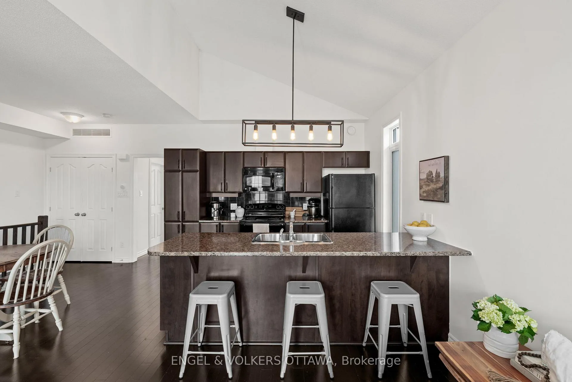 Photo 13 of 362 Royal Fern Way, Ottawa, Riverside South/Gloucester Glen — HOMEH