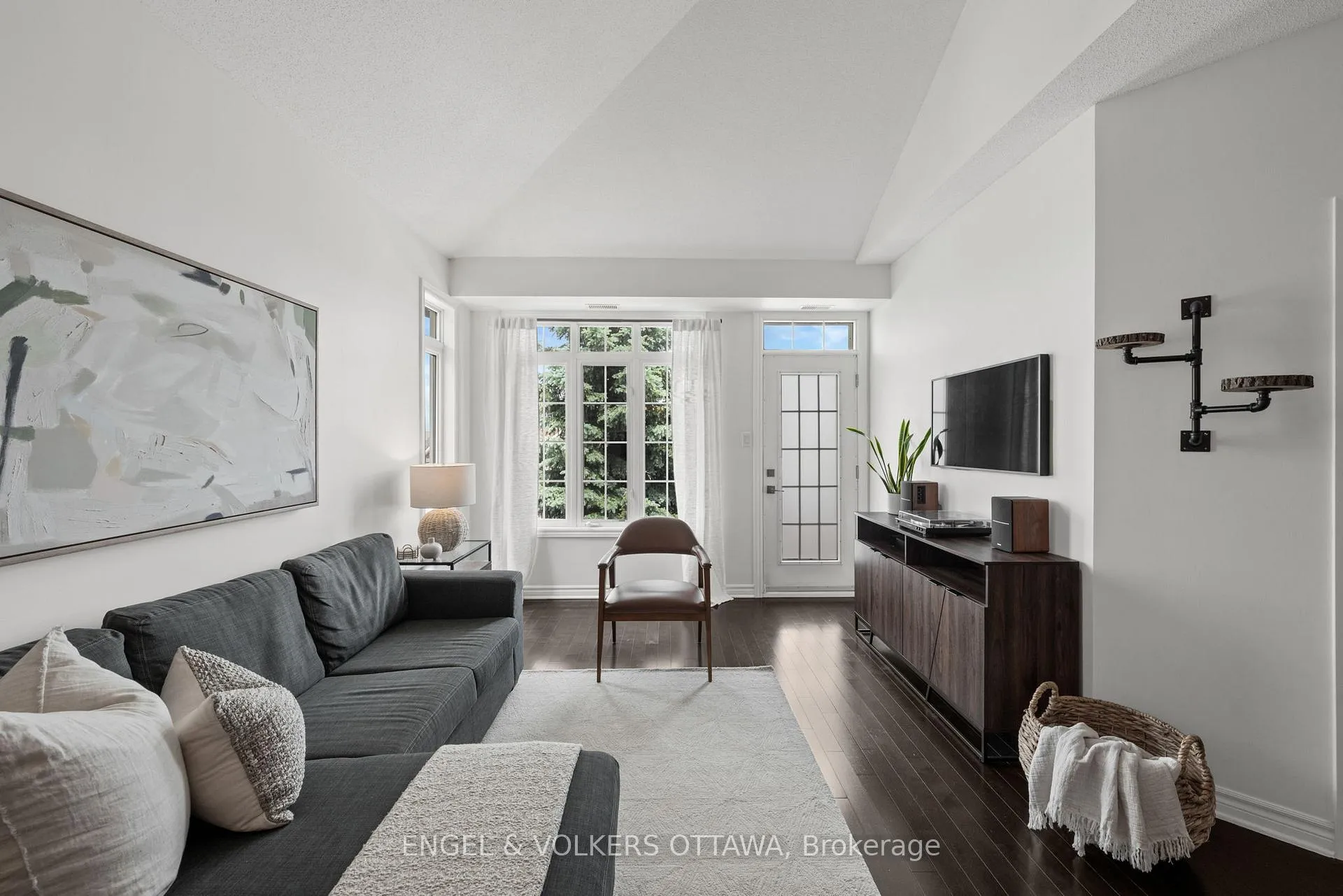 Photo 16 of 362 Royal Fern Way, Ottawa, Riverside South/Gloucester Glen — HOMEH