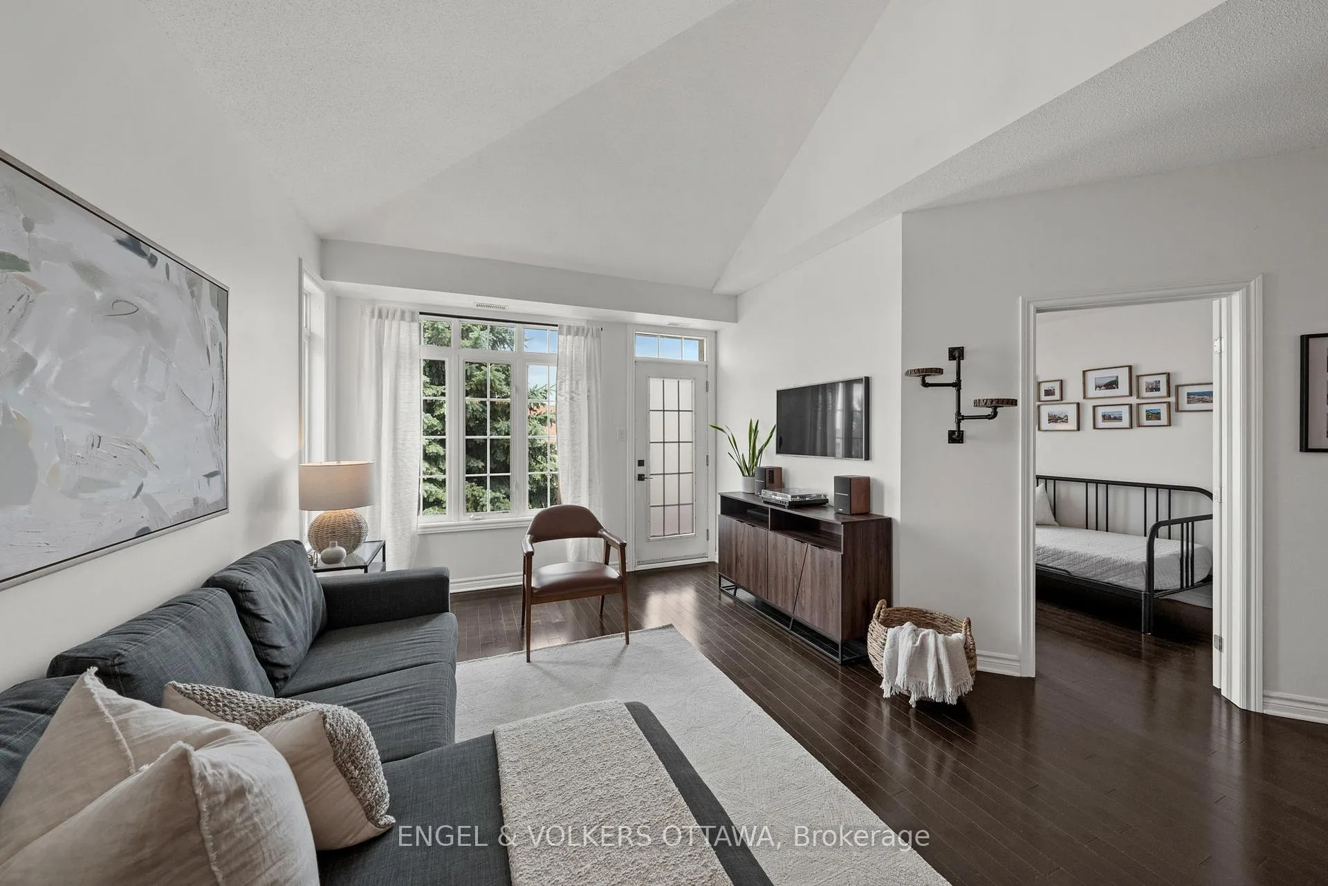 Photo 17 of 362 Royal Fern Way, Ottawa, Riverside South/Gloucester Glen — HOMEH