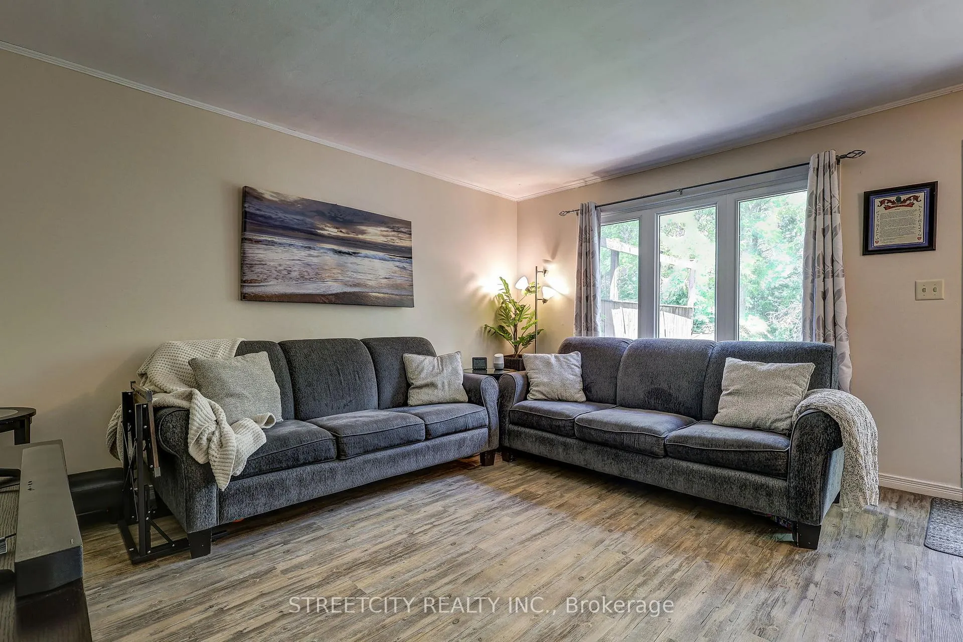 Photo 11 of Unit 5, 81 Parkside Drive, St. Thomas — HOMEH