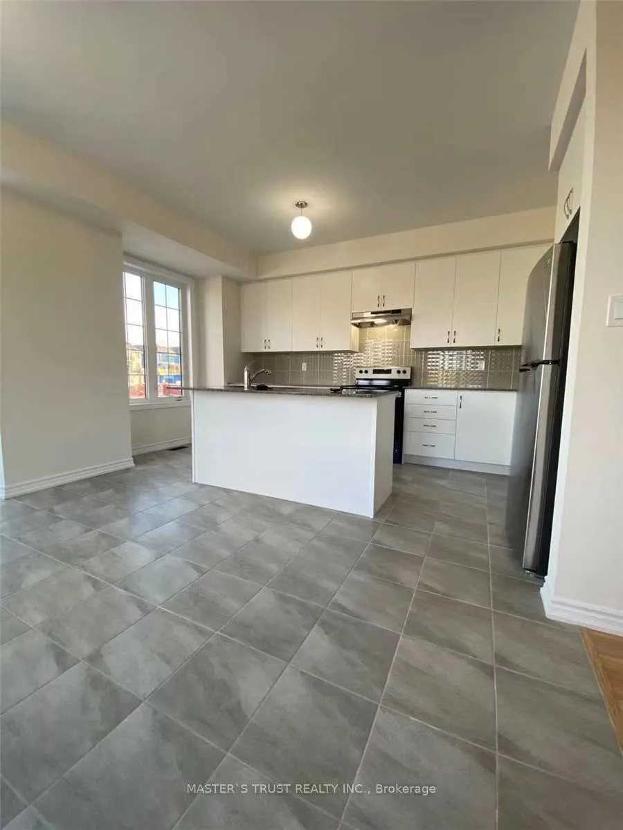 Photo 5 of 2 Hallmark Way, Whitby, Lynde Creek — HOMEH