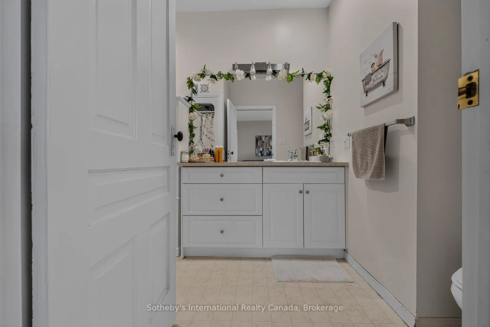 Photo 27 of 128 Douglas Street, Stratford — HOMEH