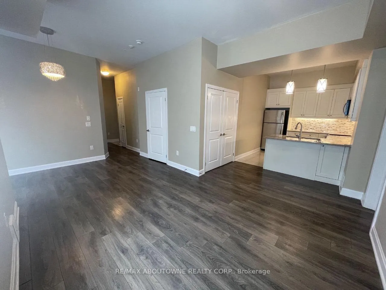 Photo 2 of Unit 101, 276 Gatwick Drive, Oakville, River Oaks — HOMEH