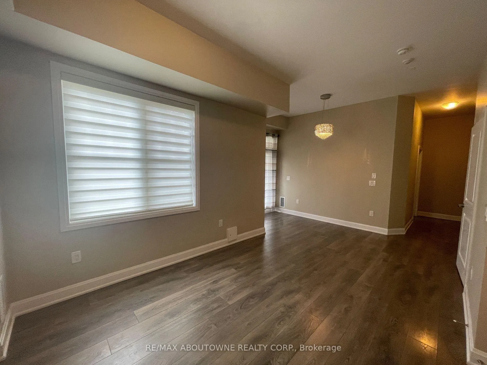 Photo 3 of Unit 101, 276 Gatwick Drive, Oakville, River Oaks — HOMEH