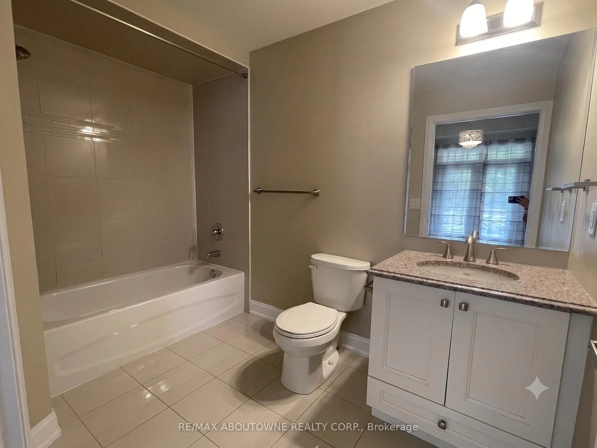 Photo 11 of Unit 101, 276 Gatwick Drive, Oakville, River Oaks — HOMEH