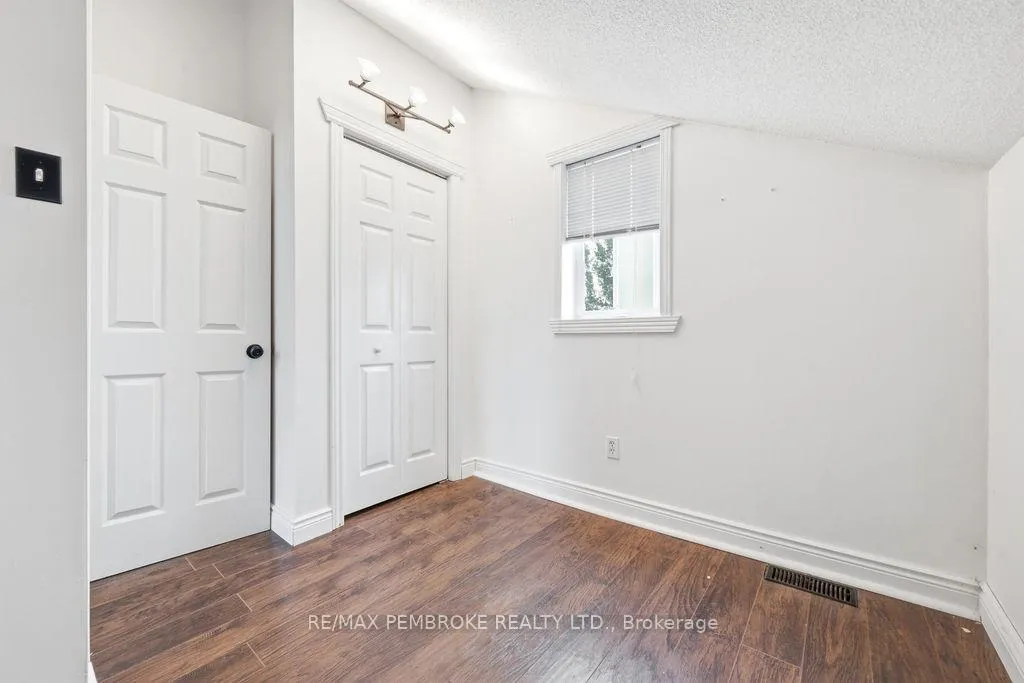 Photo 16 of 1 Violet Street, Petawawa, Petawawa — HOMEH