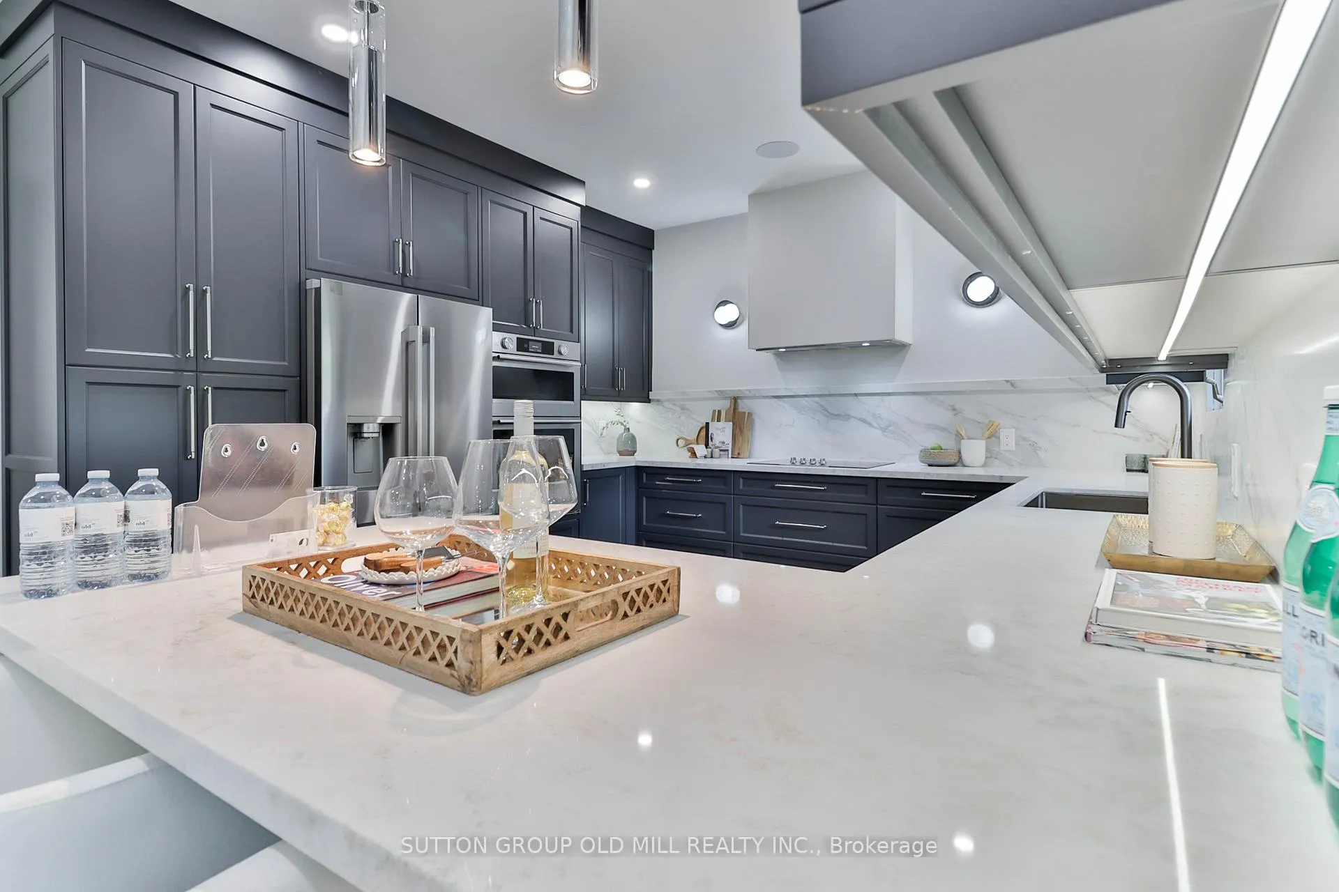 Photo 11 of 566 Castlefield Avenue, Toronto, Forest Hill North — HOMEH