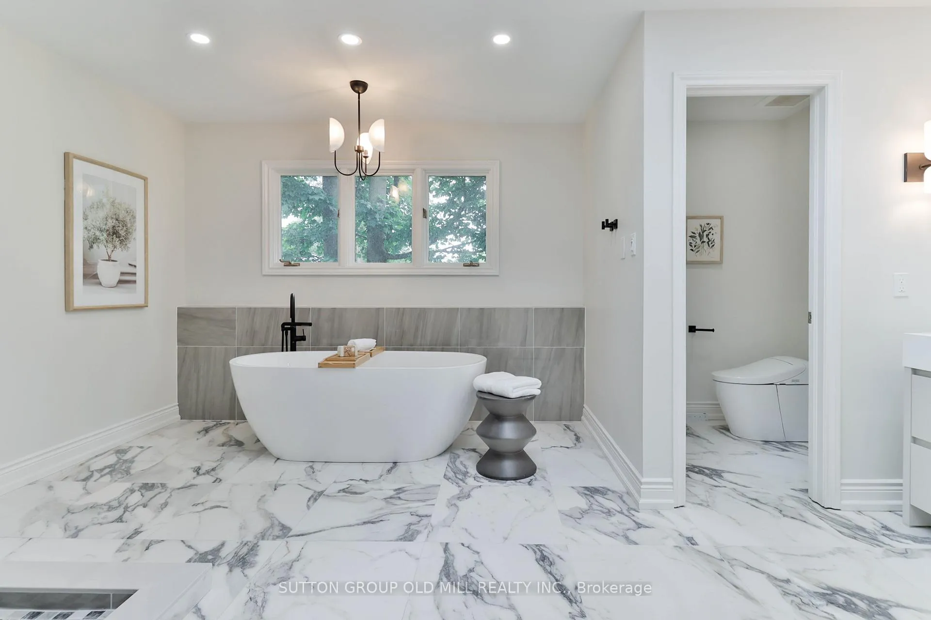 Photo 33 of 566 Castlefield Avenue, Toronto, Forest Hill North — HOMEH