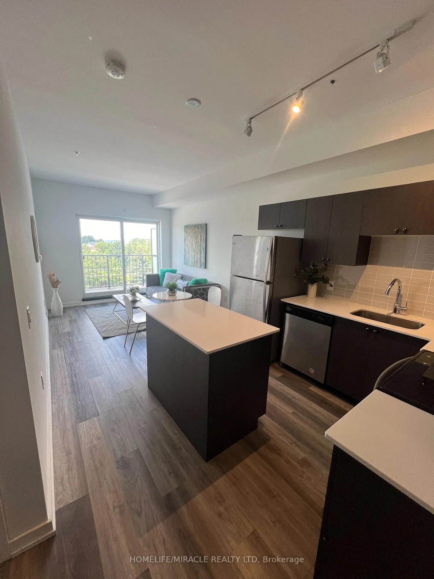 Photo 5 of Unit 409, 430 Essa Road, Barrie, Holly — HOMEH