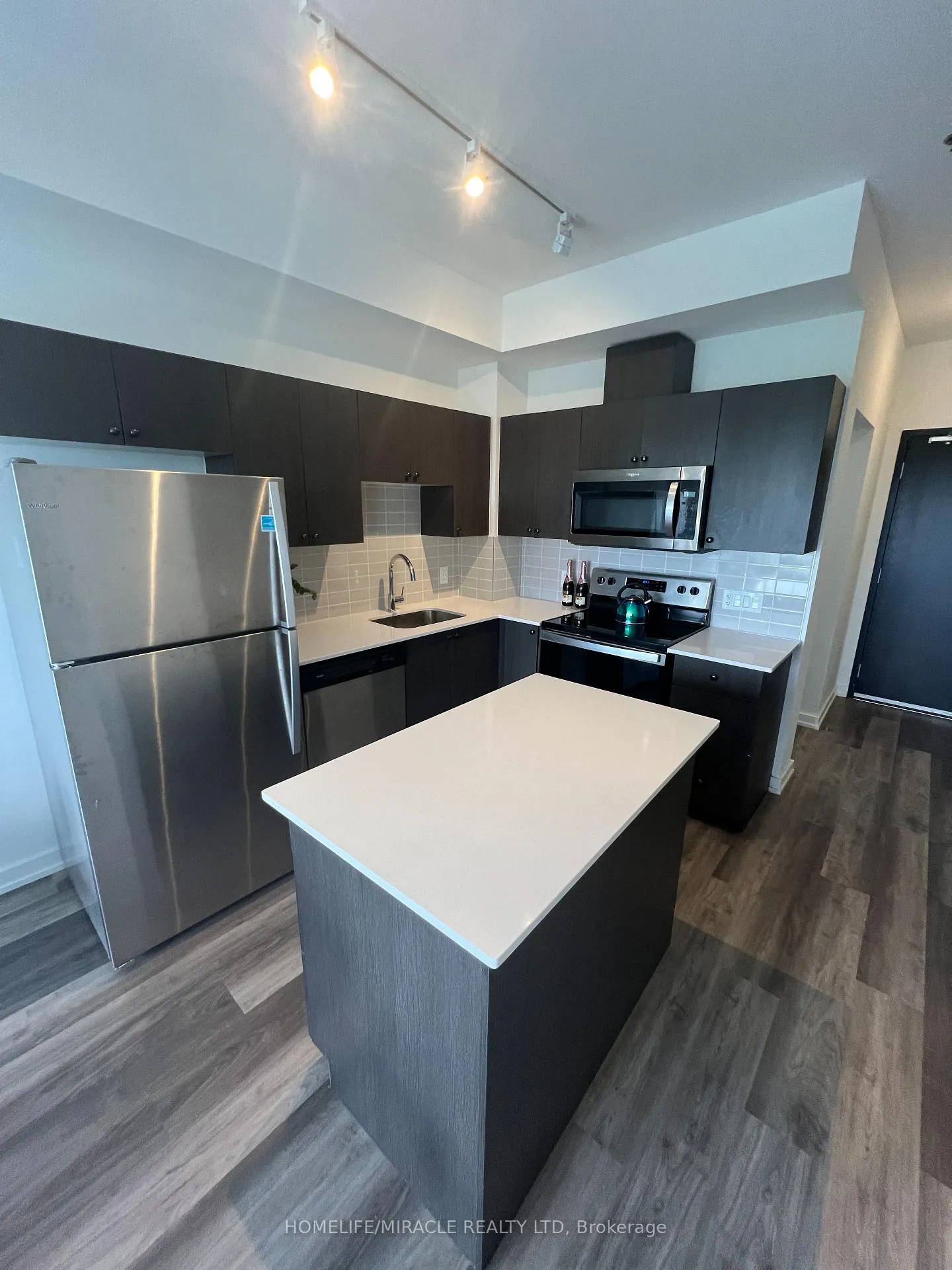 Photo 6 of Unit 409, 430 Essa Road, Barrie, Holly — HOMEH