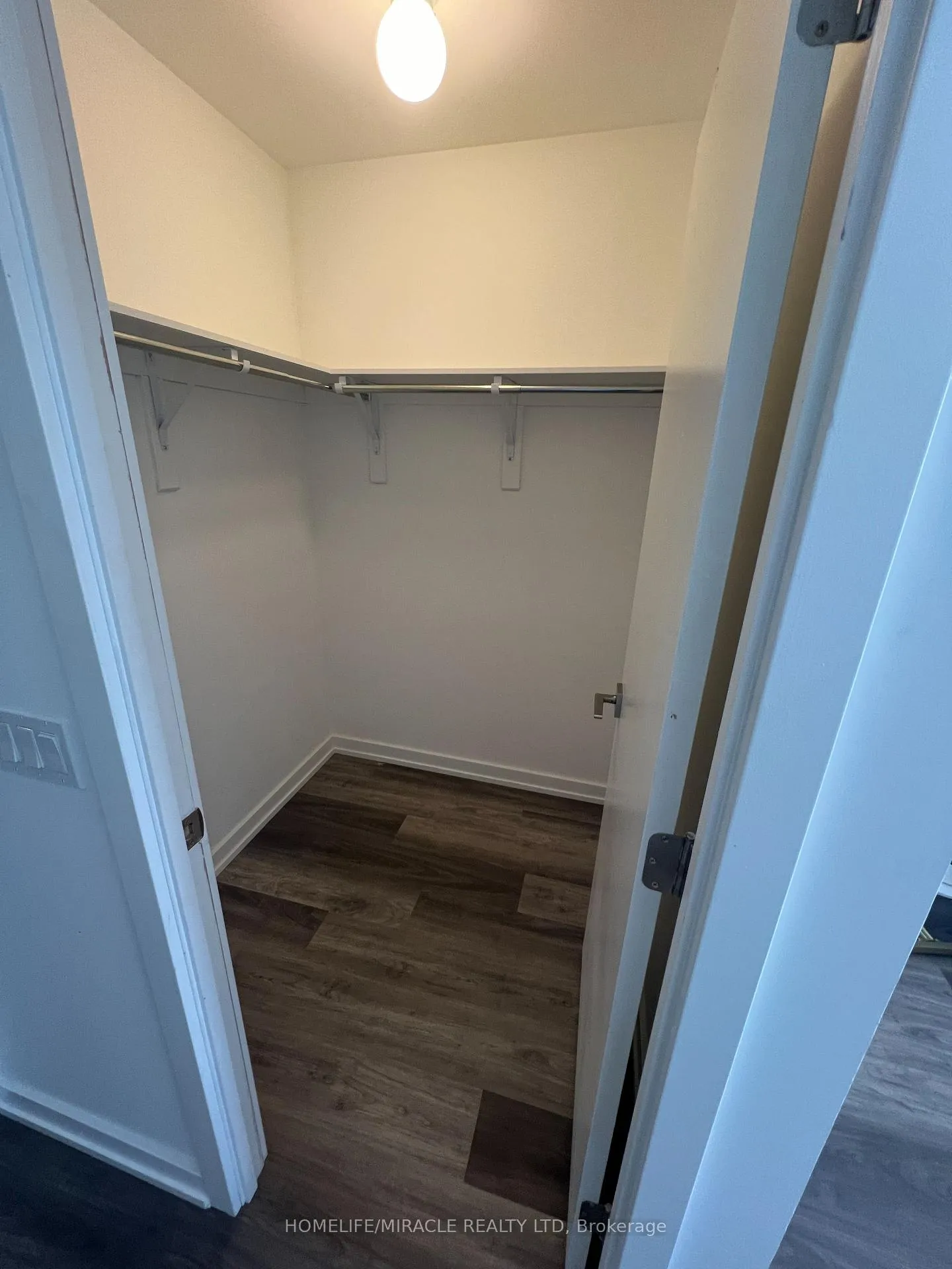 Photo 10 of Unit 409, 430 Essa Road, Barrie, Holly — HOMEH