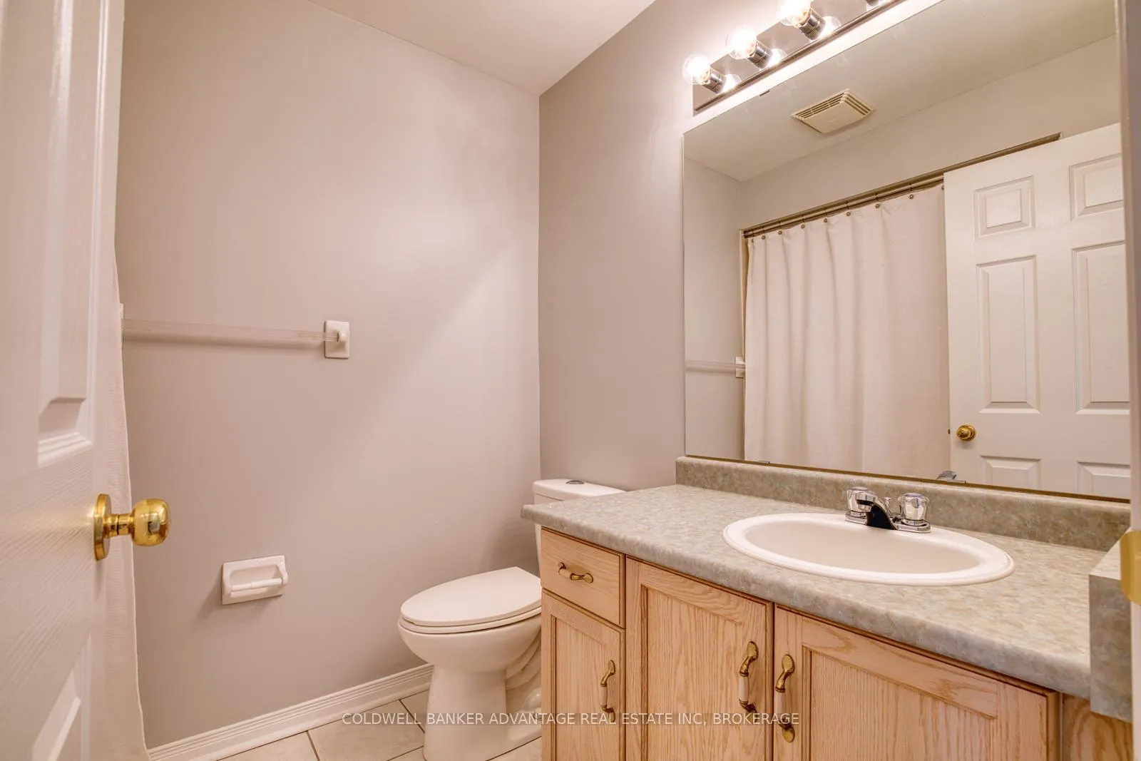 Photo 21 of Unit 2, 800 Paramount Drive, Hamilton, Stoney Creek Mountain — HOMEH
