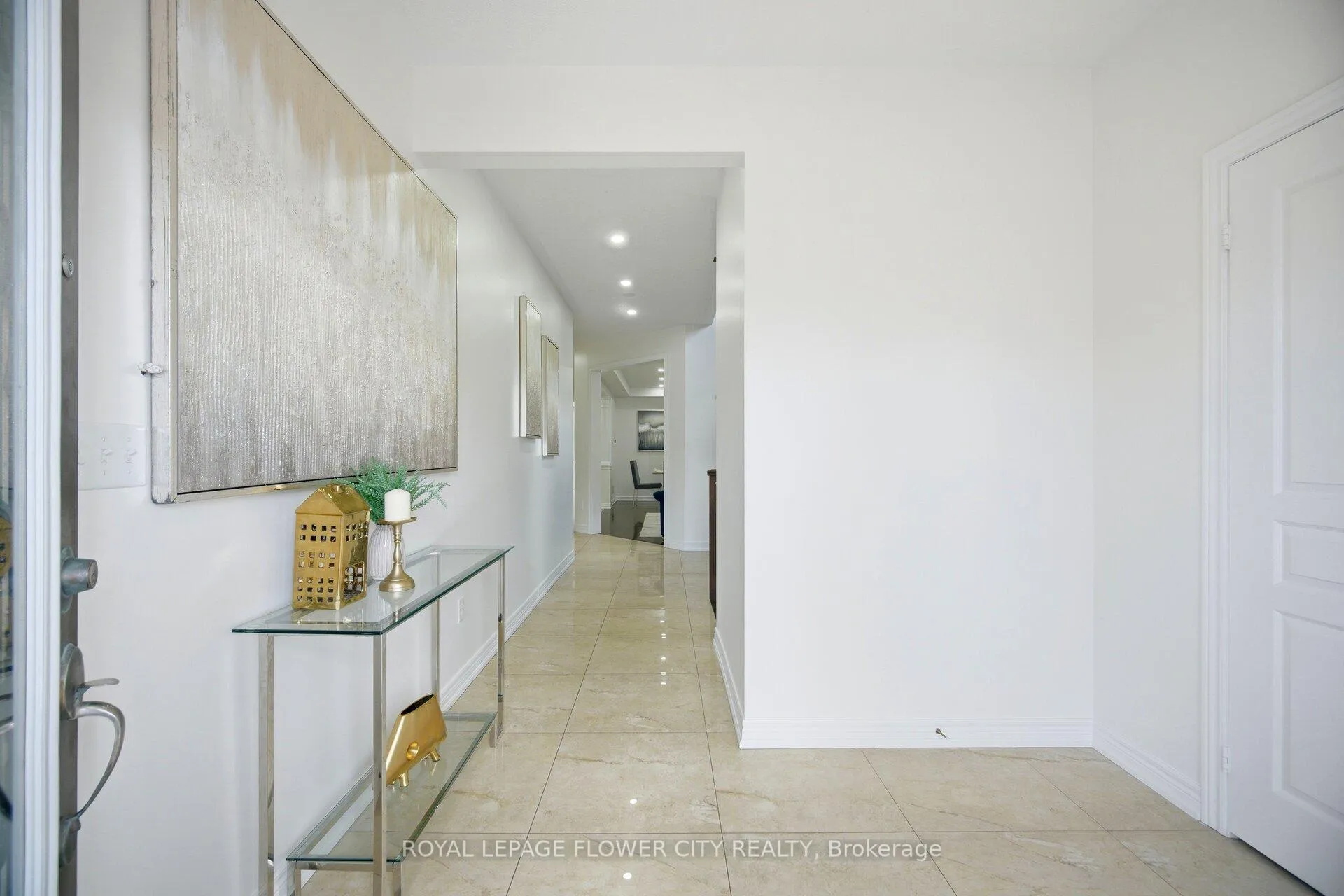 Photo 3 of 150 Bellchase Trail, Brampton, Bram East — HOMEH